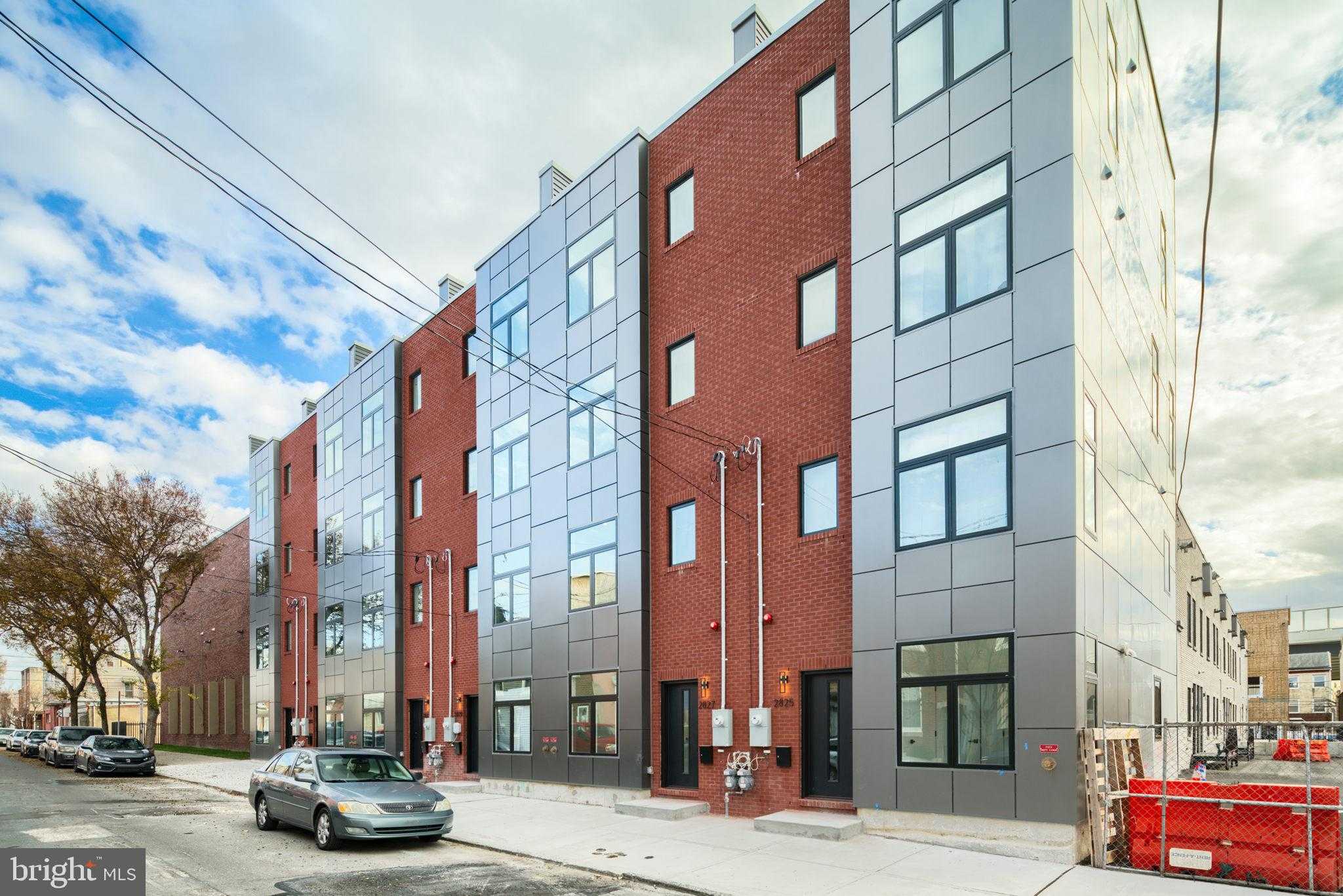 2827 Edgemont St photo 2