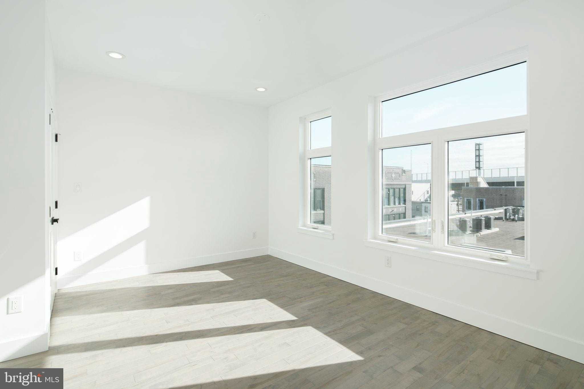 2827 Edgemont St photo 20