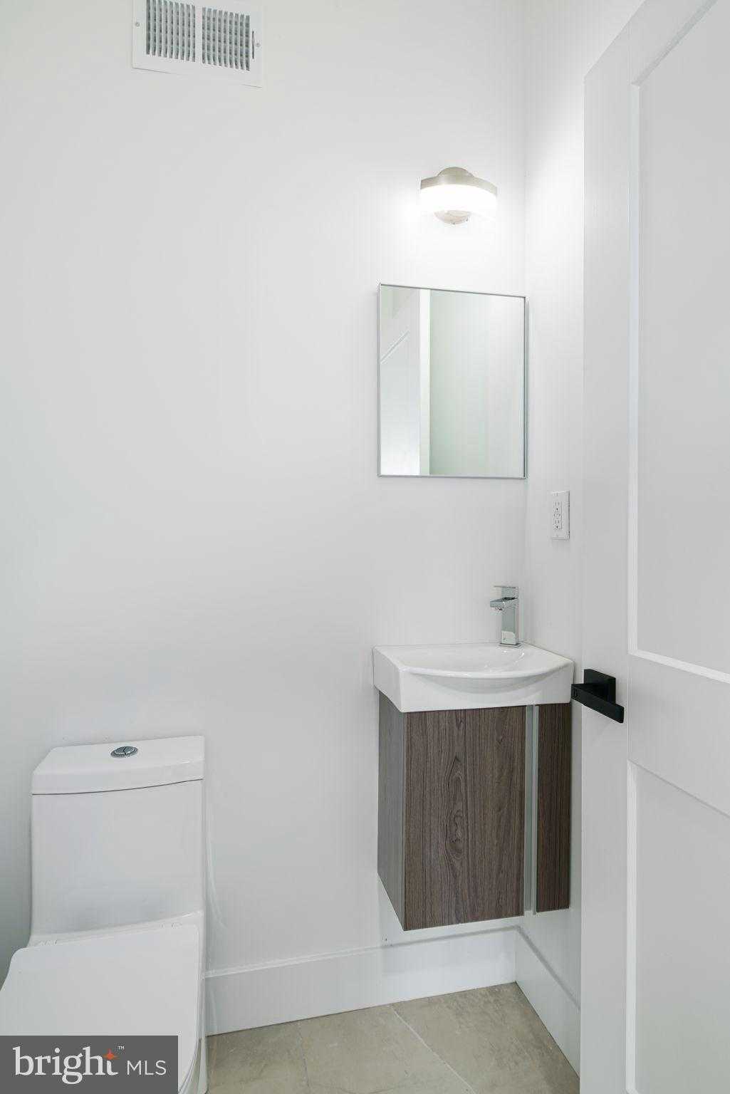 2827 Edgemont St photo 23