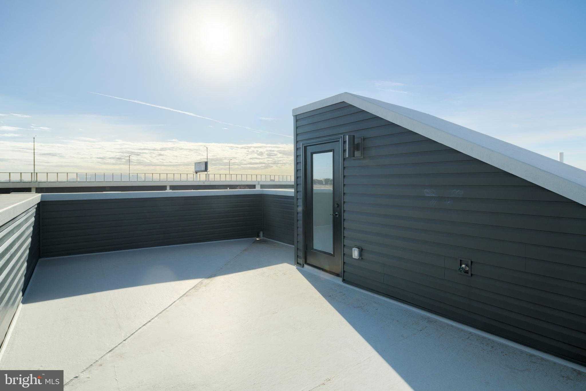 2827 Edgemont St photo 24