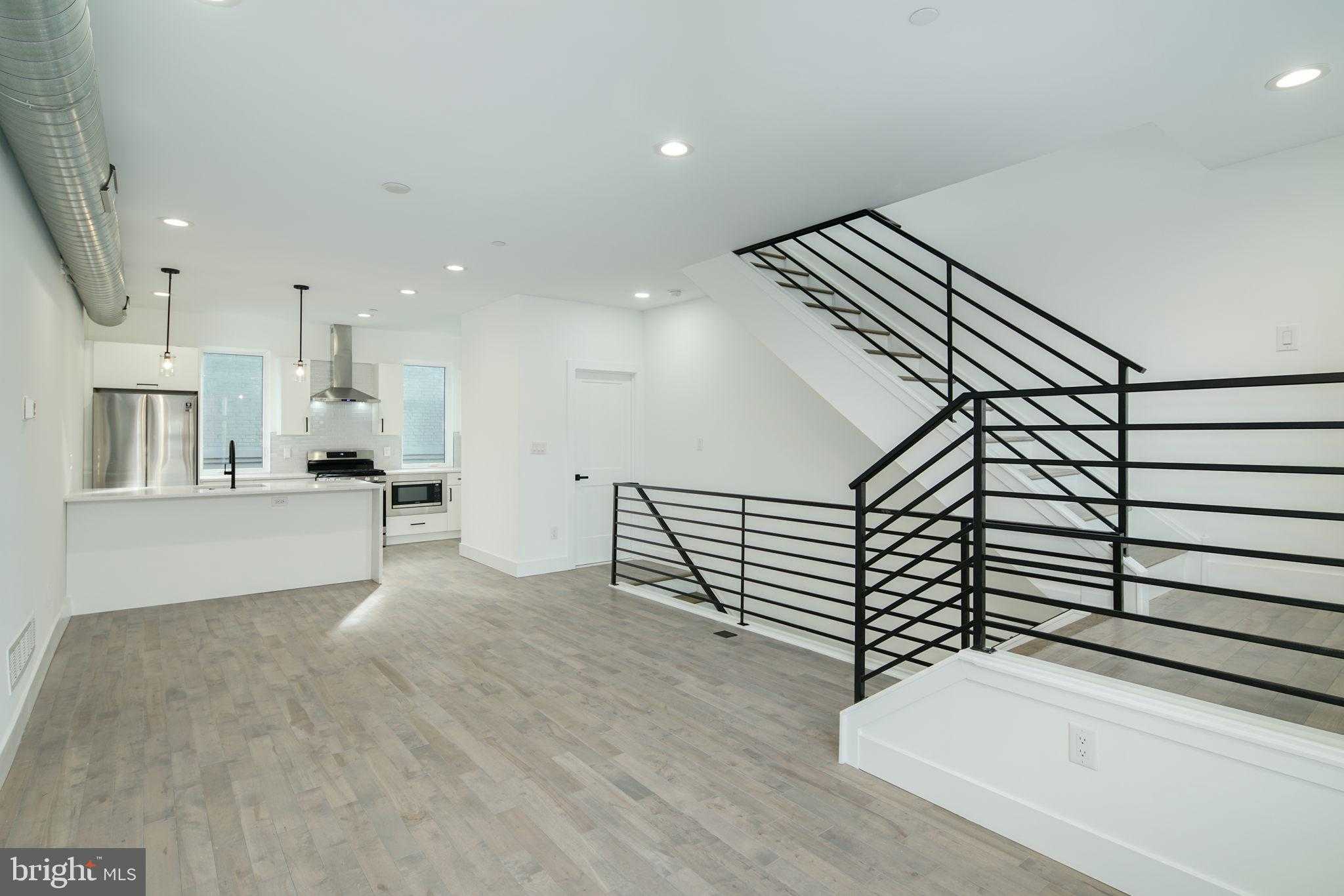 2827 Edgemont St photo 7