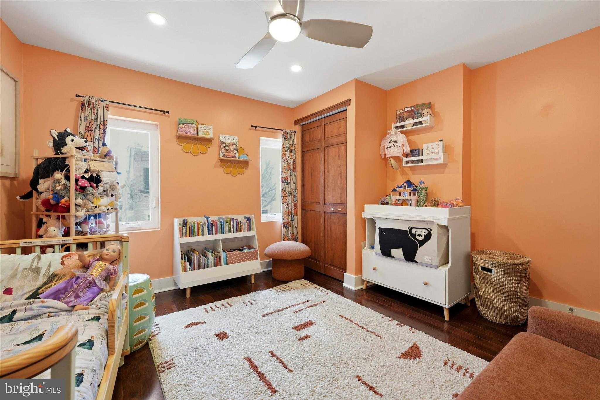 2152 E Letterly St photo 22