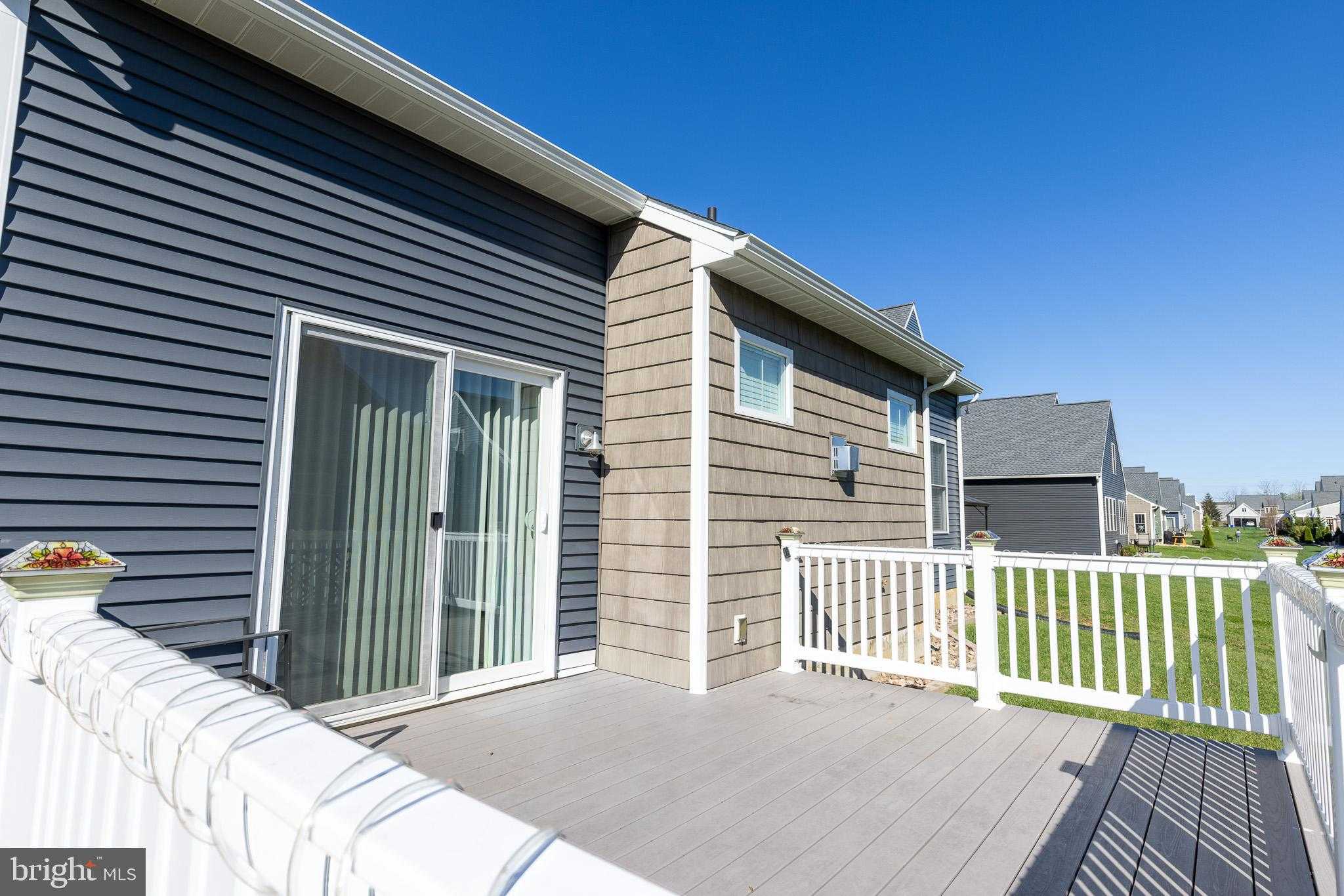 1404 Barrington Dr photo 9