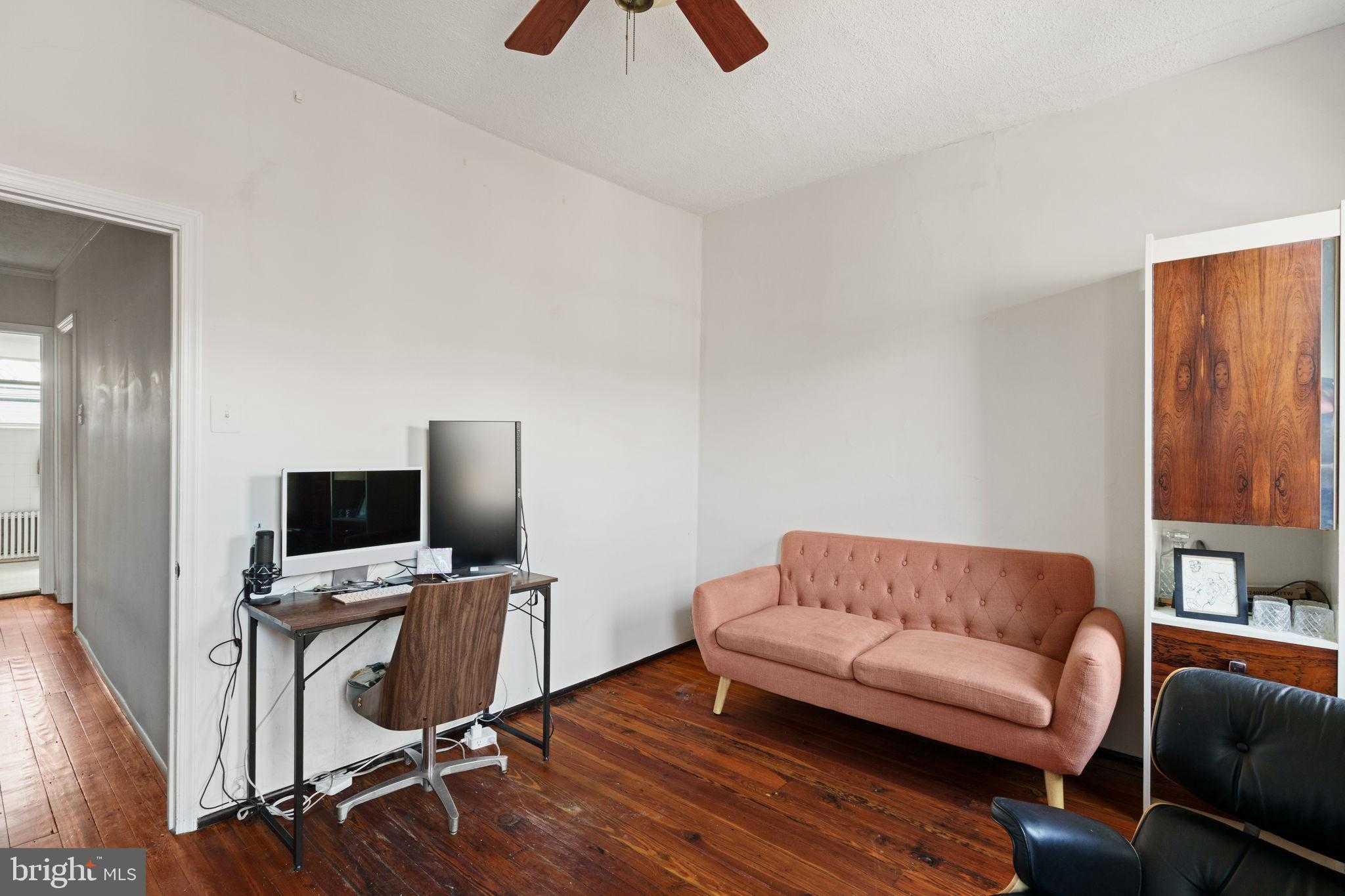 944 Tree St photo 15