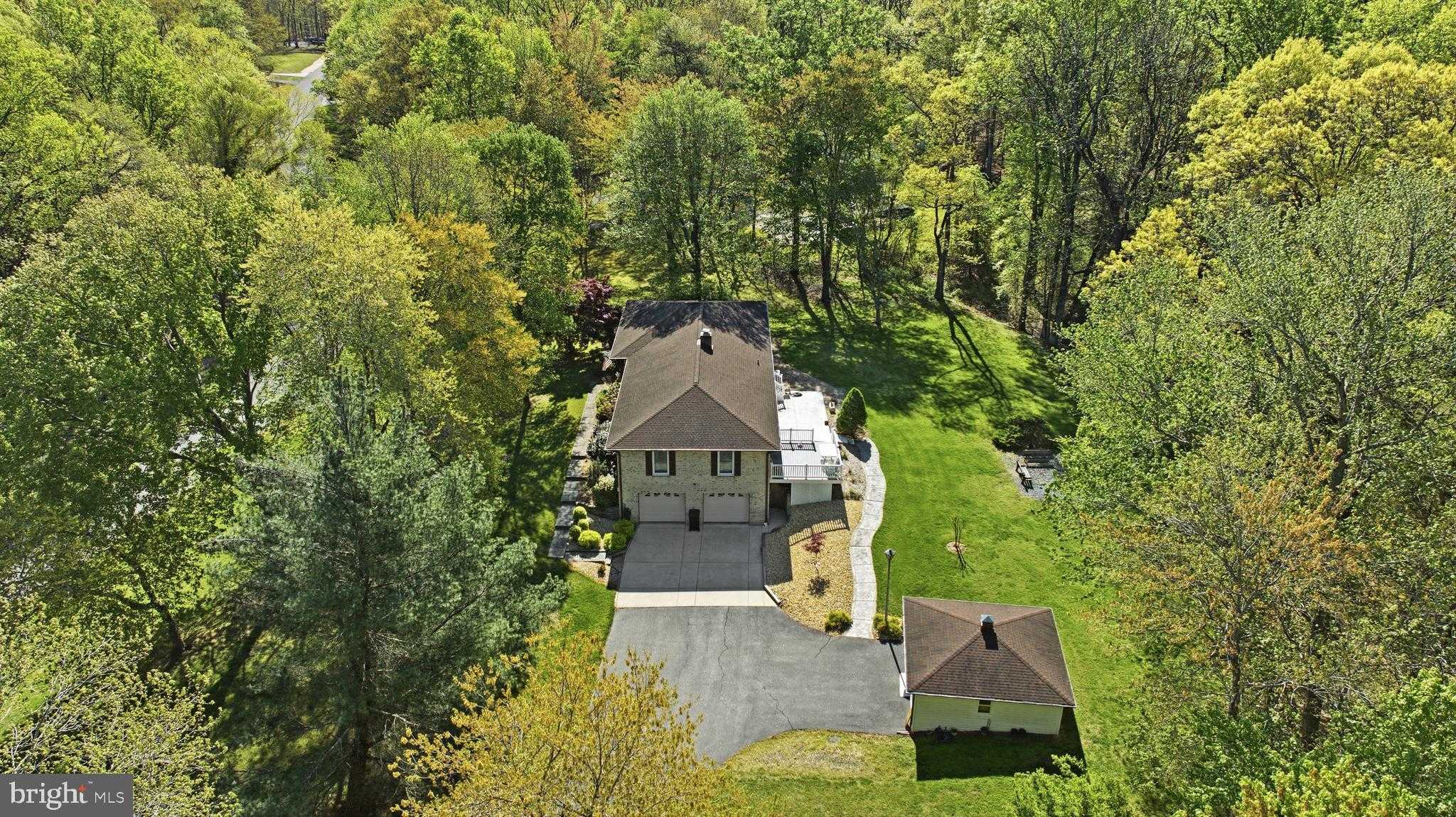 4465 Camelot Dr photo 2