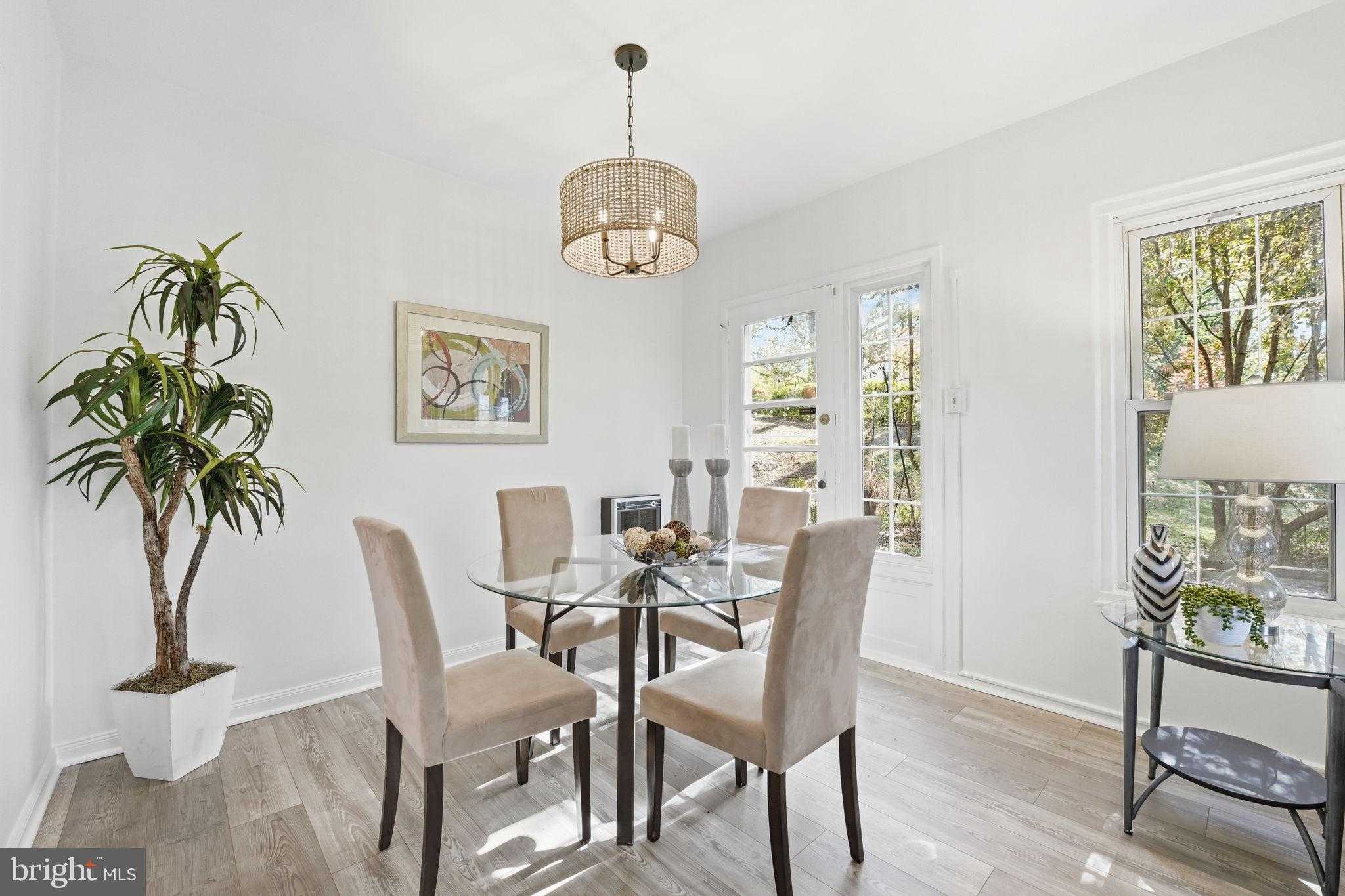 1346 Martha Custis Dr photo 7