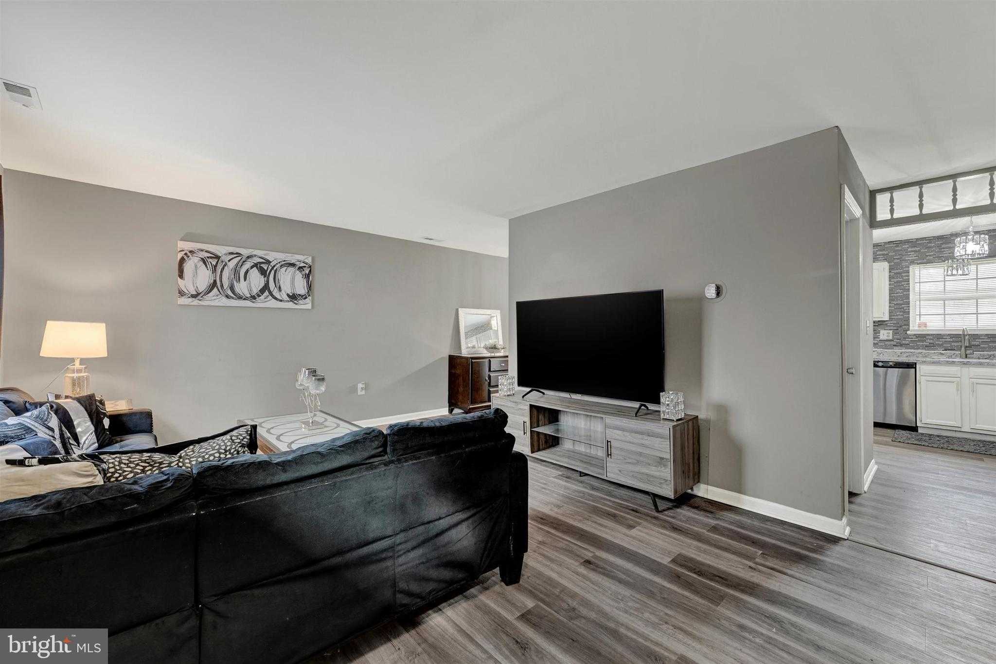 6681 Spring Mill Cir photo 3