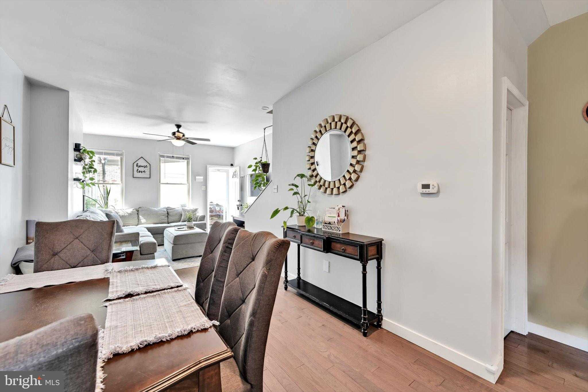 2620 Collins St photo 6