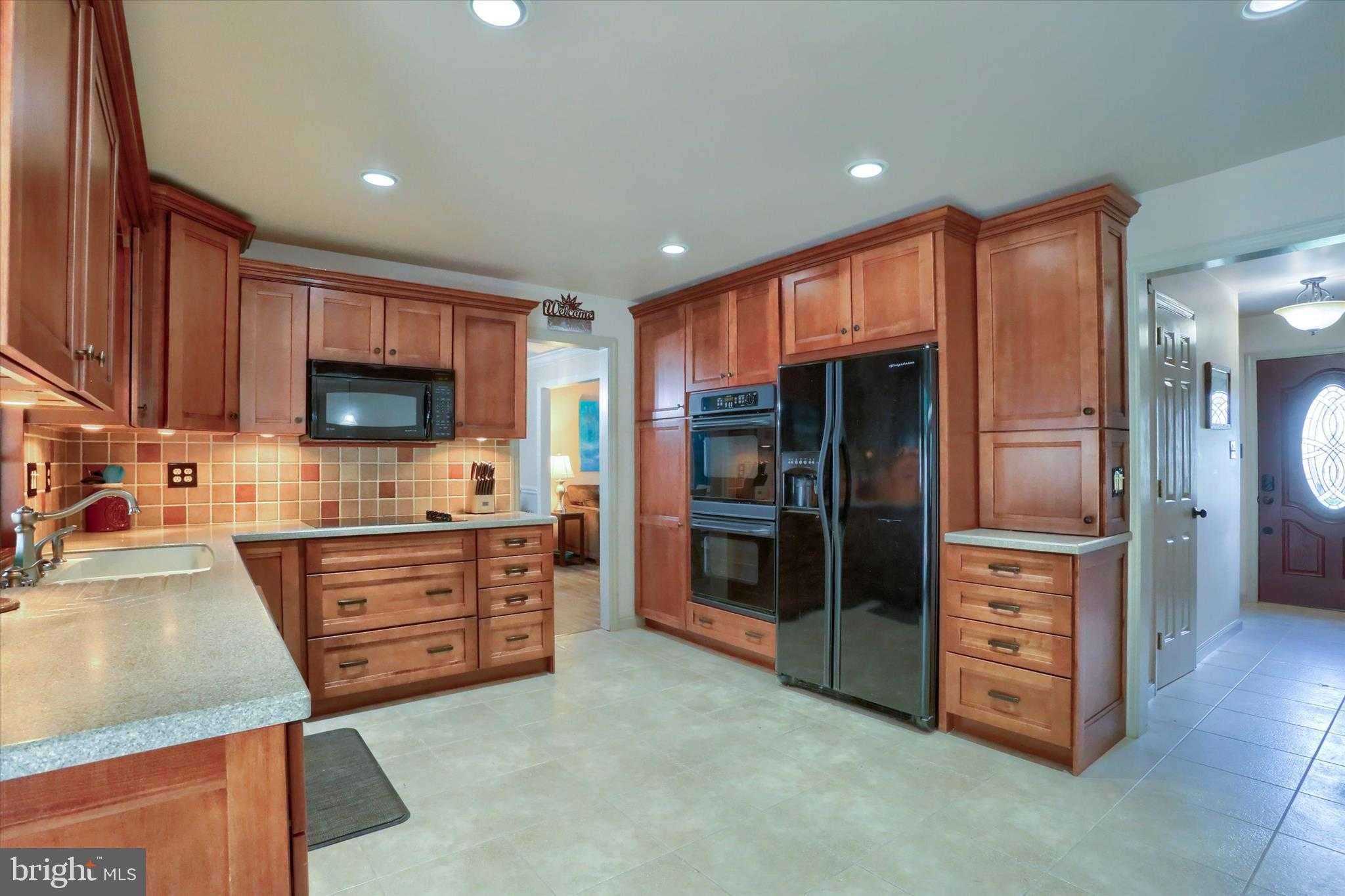 901 Jade Ave photo 18