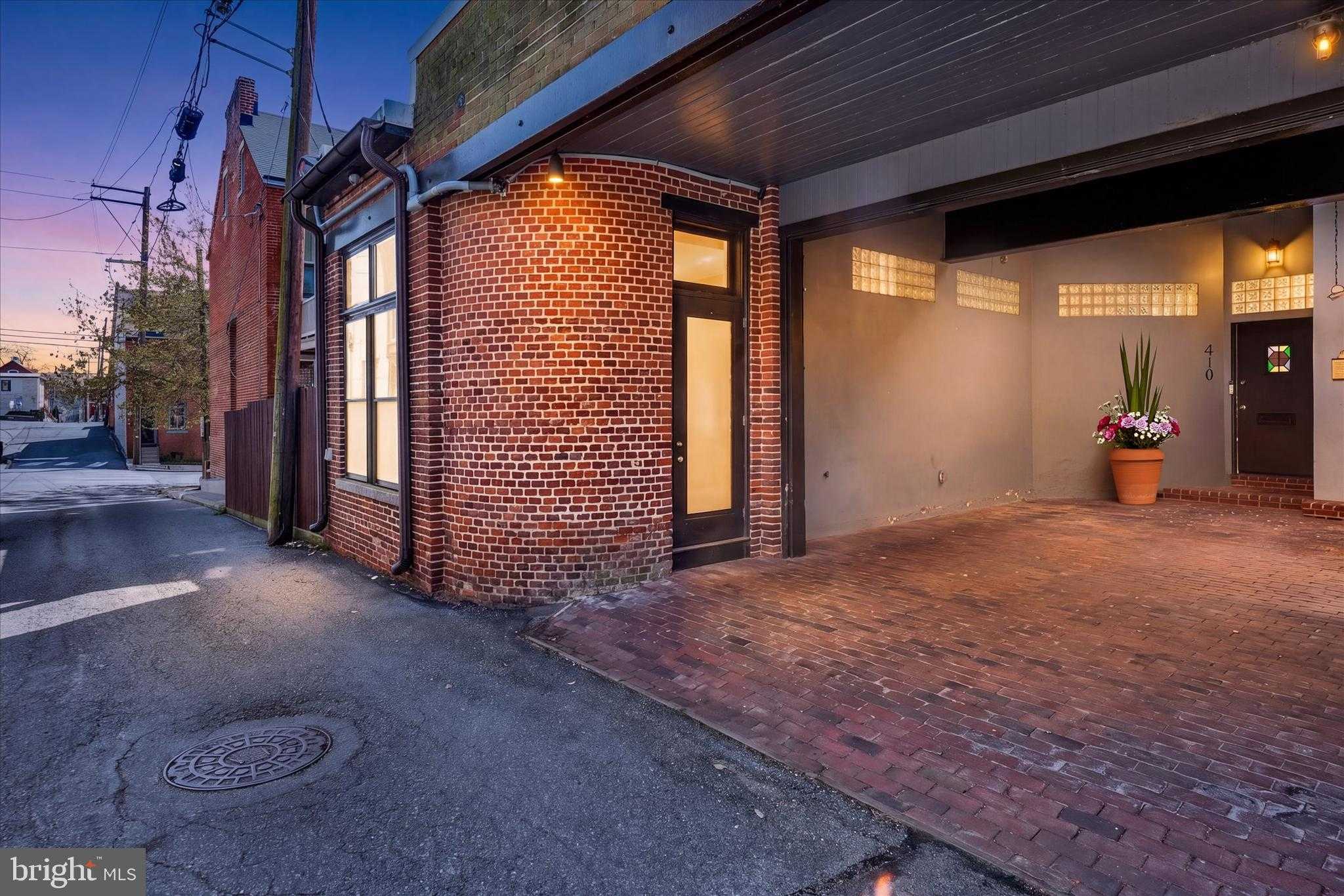 410 W Marion St photo 50