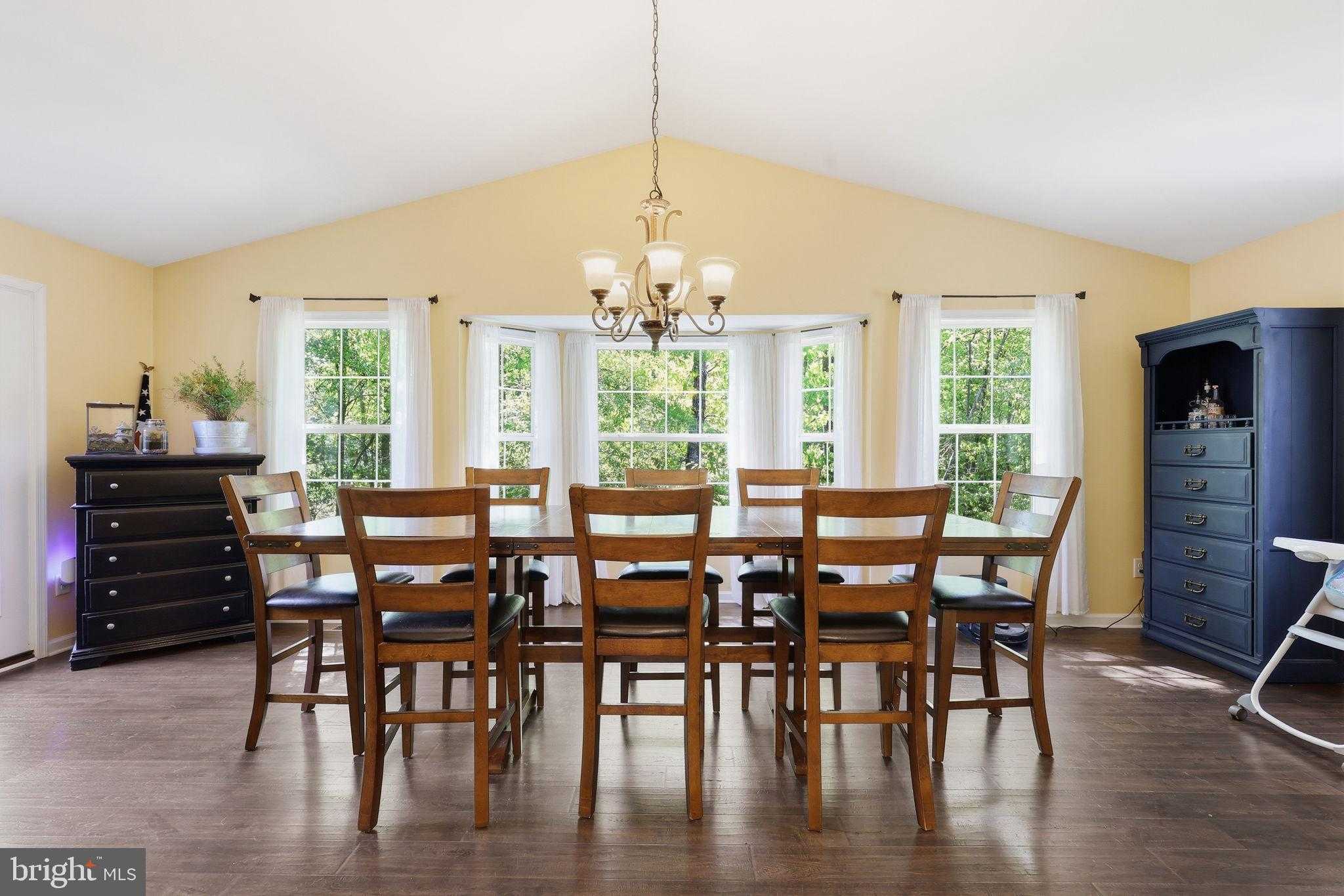 8507 Oak Glen CT photo 3