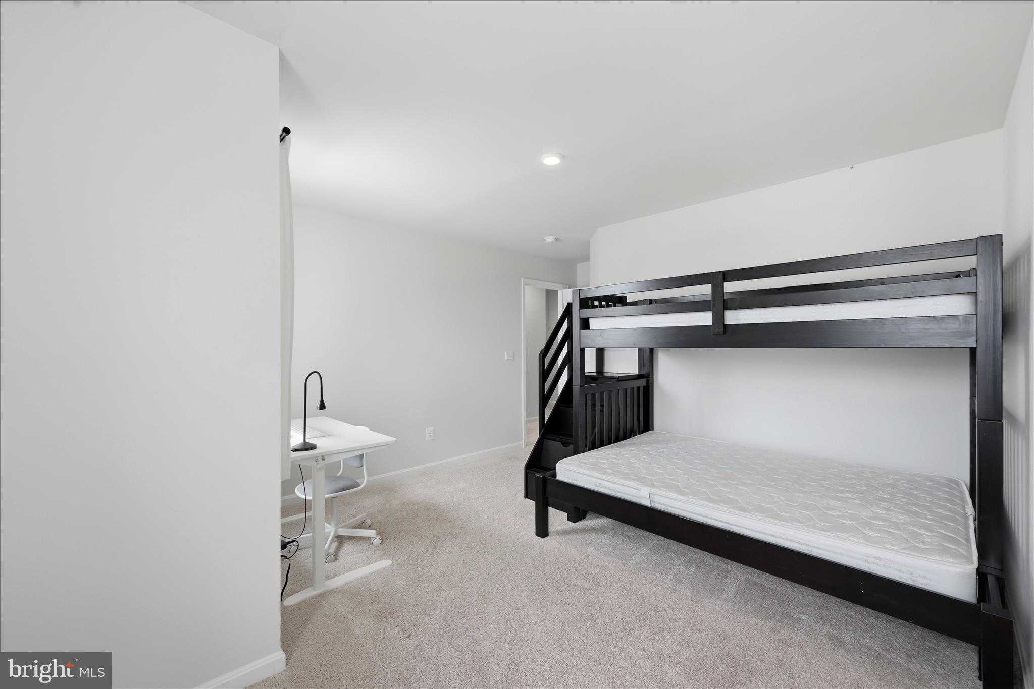 73 Hopkins St photo 20