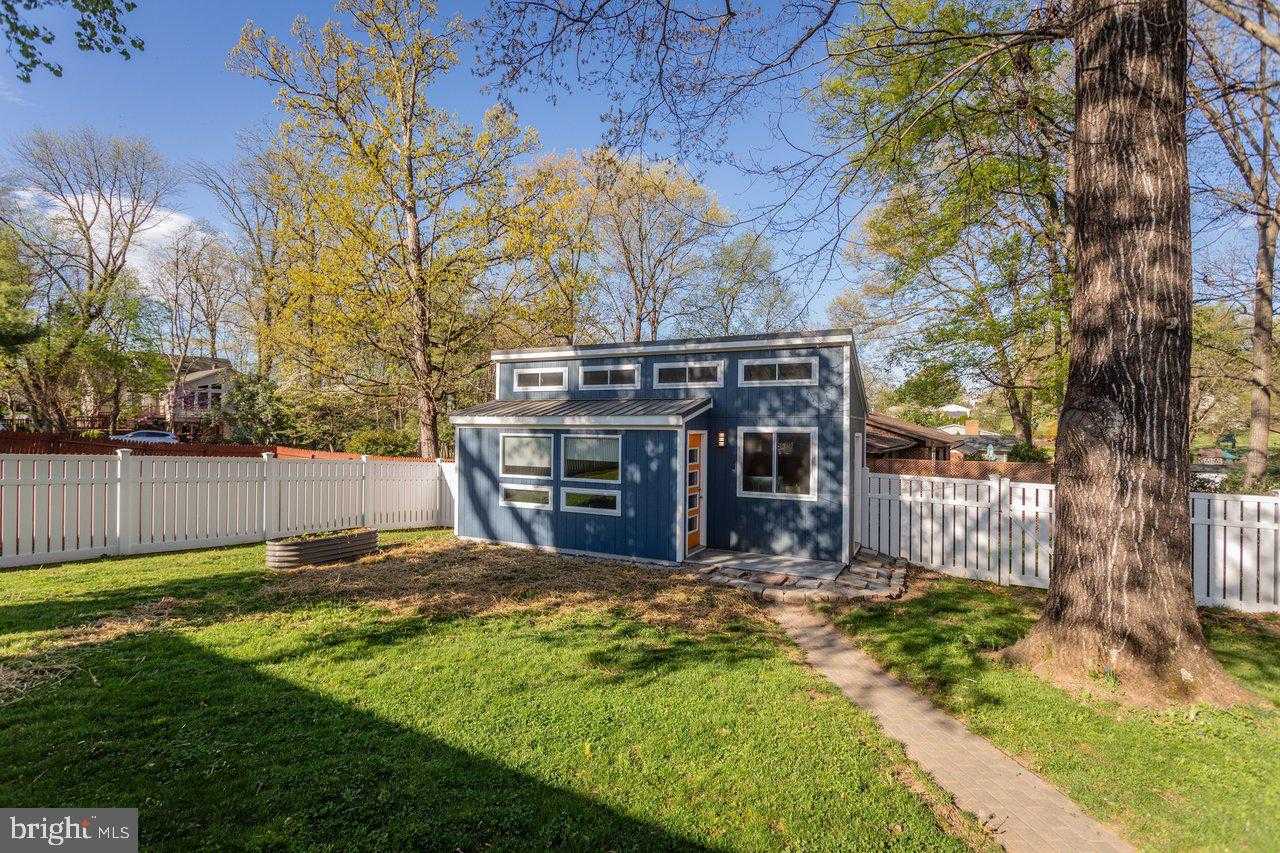 322 Erickson Ave photo 49