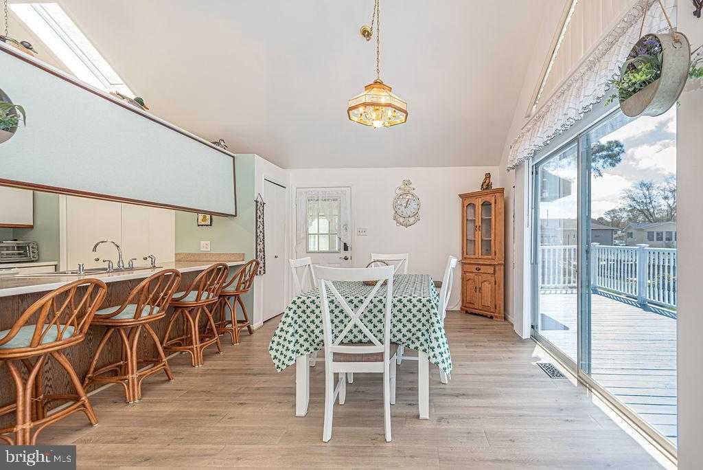 414 Ocean Pkwy photo 38