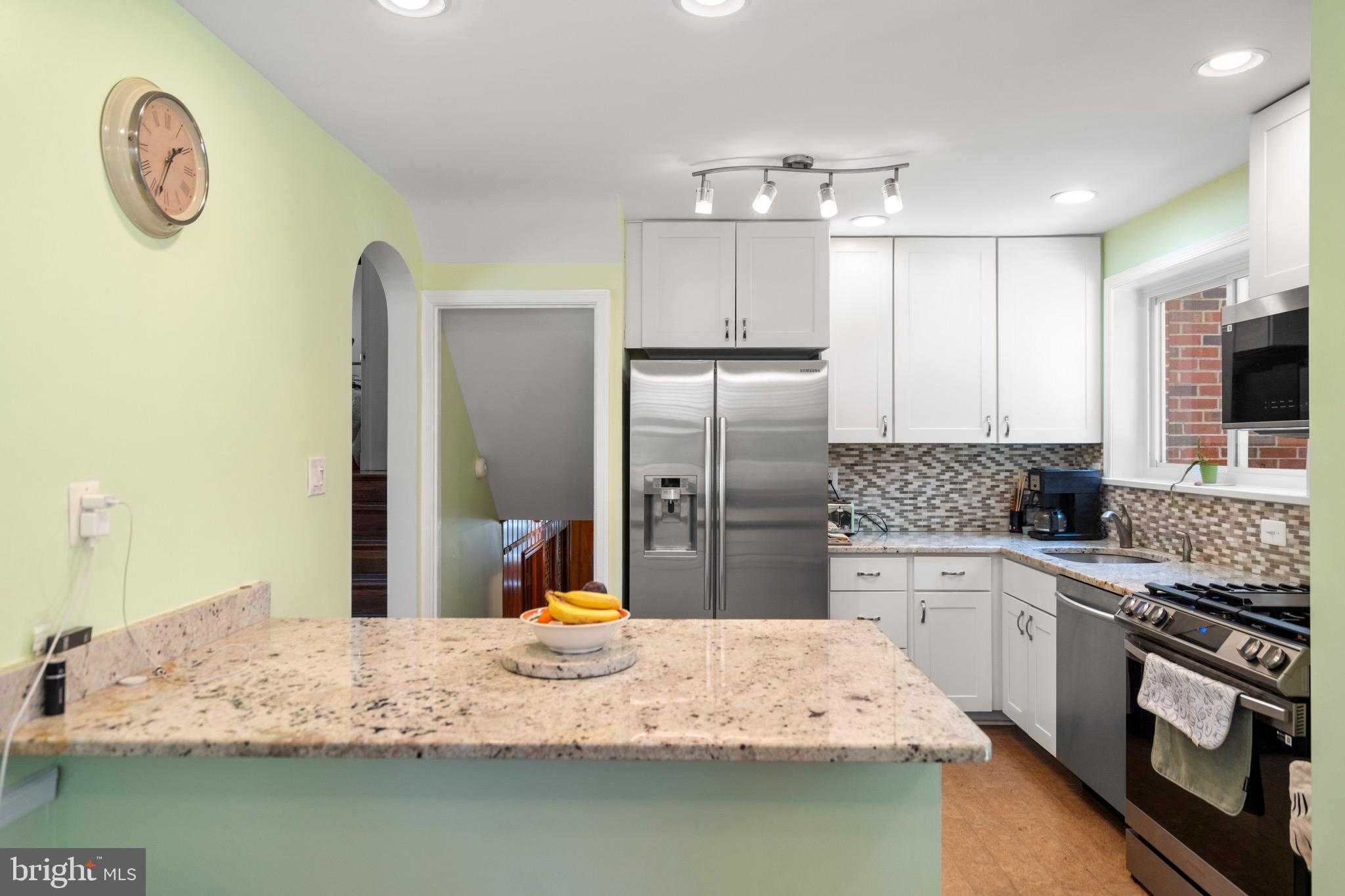 6110 Dorchester St photo 22