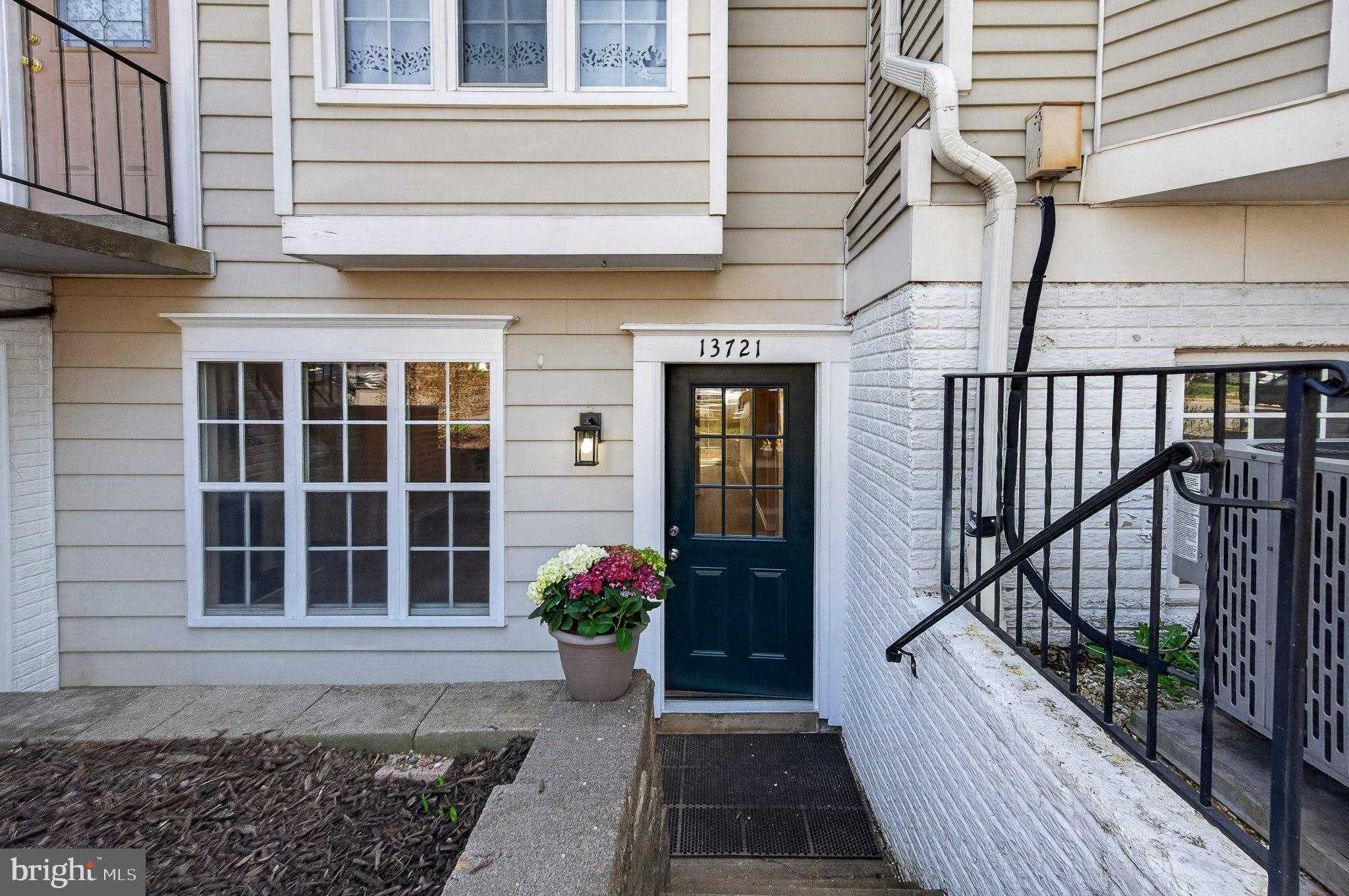 13721 Flowing Brook CT photo 2