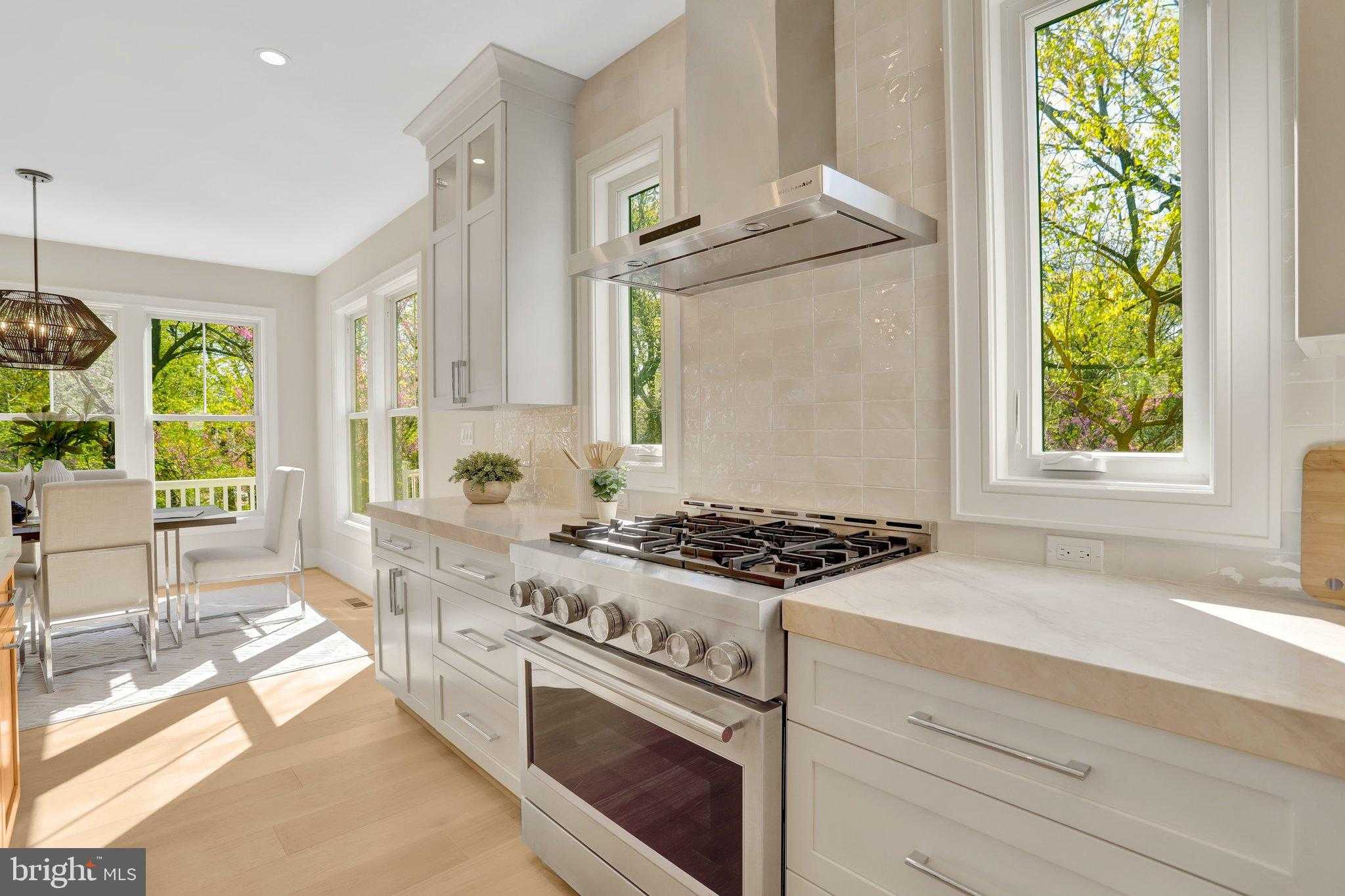 501 N Jefferson St photo 10