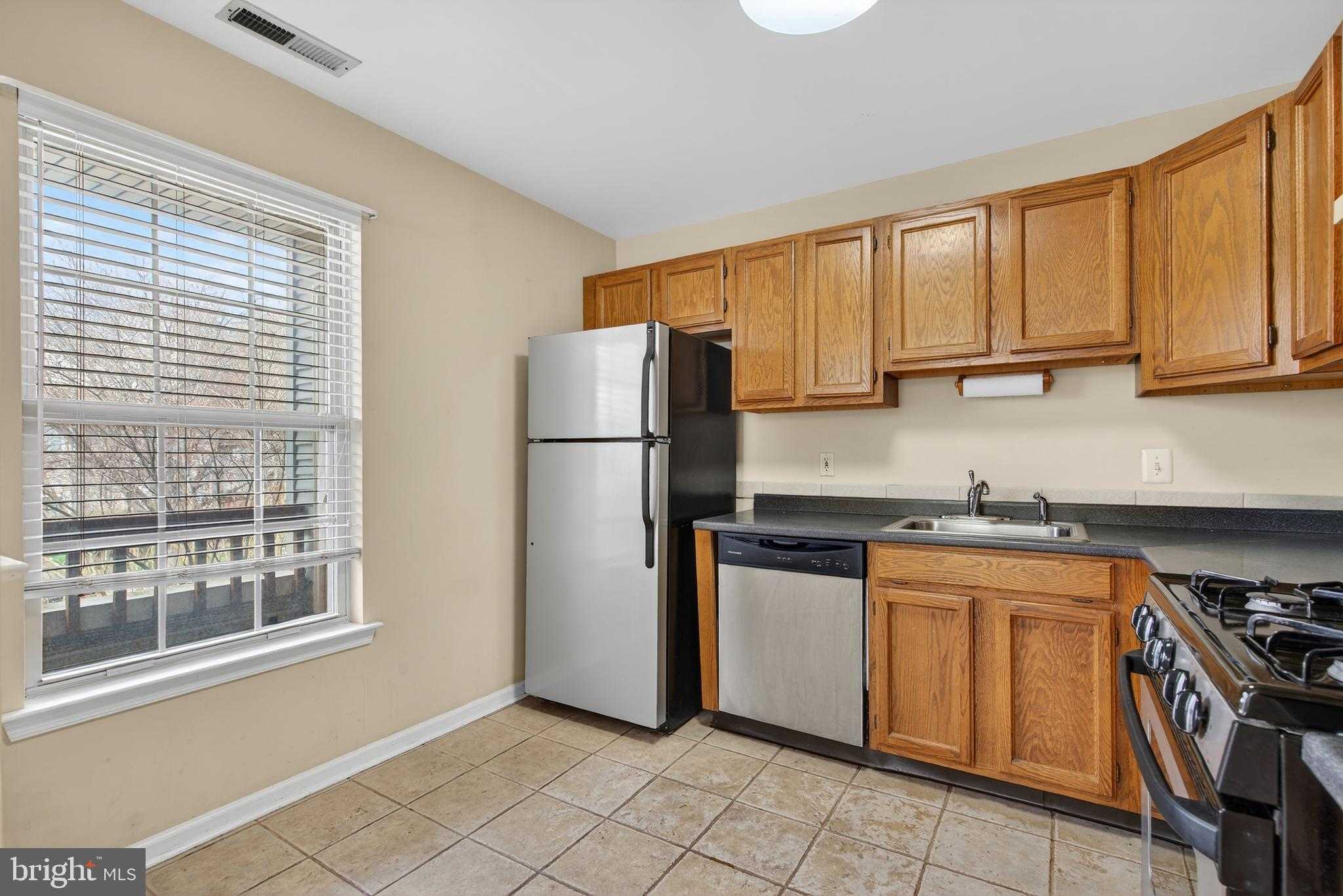 4202 Waltham CT photo 9