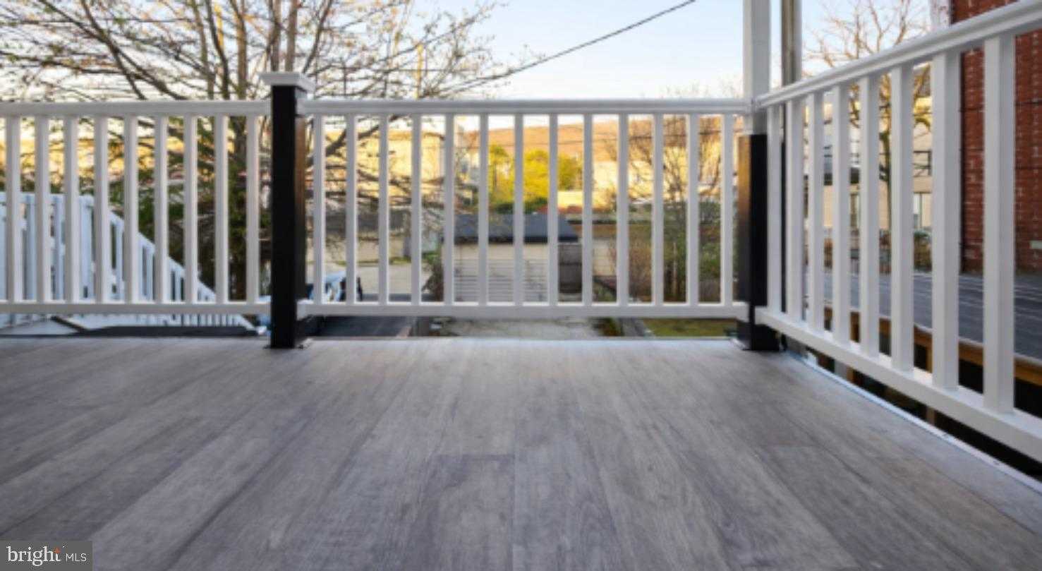 1013 N 10th St photo 17