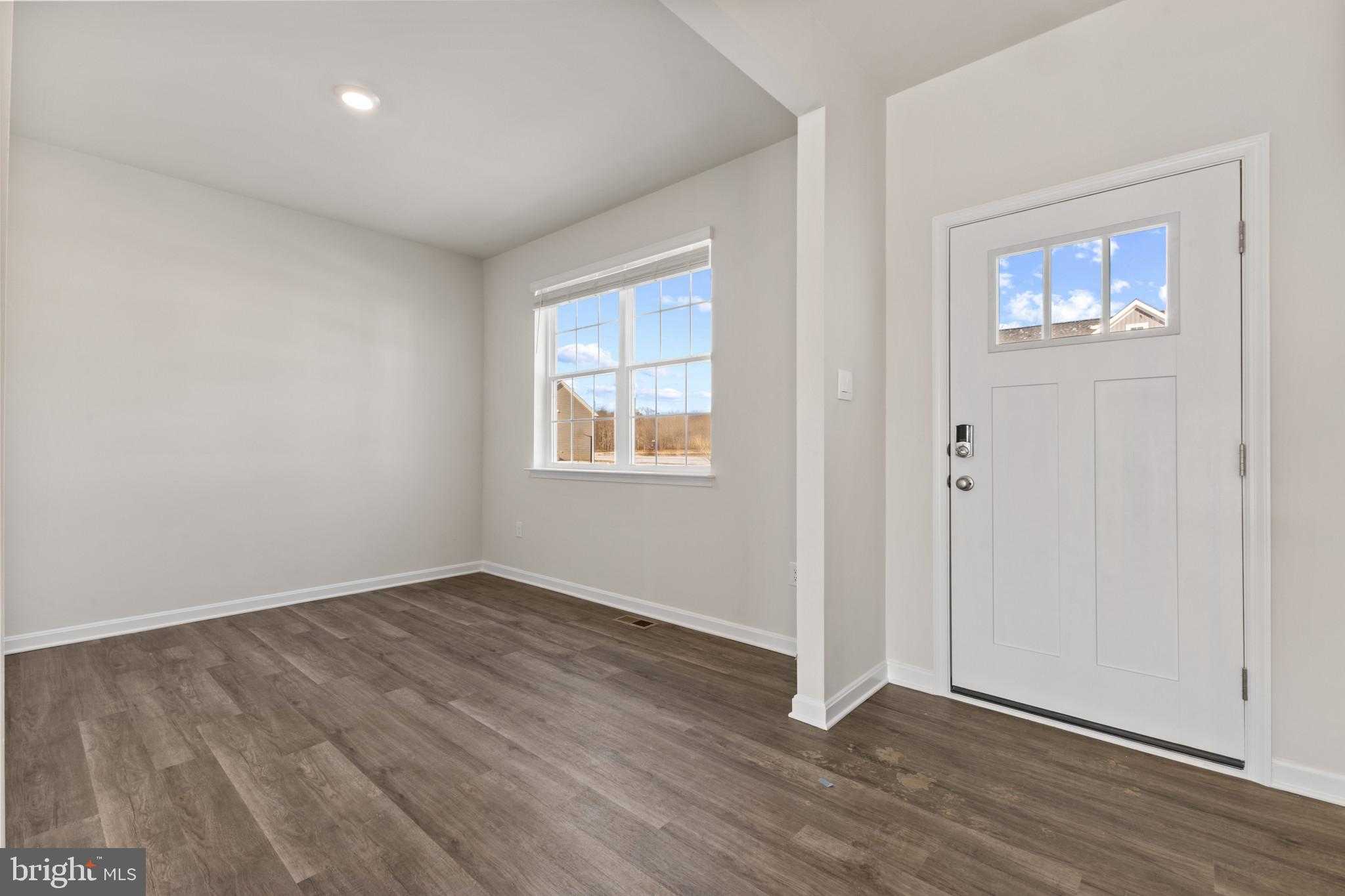 462 Buckeye St photo 2