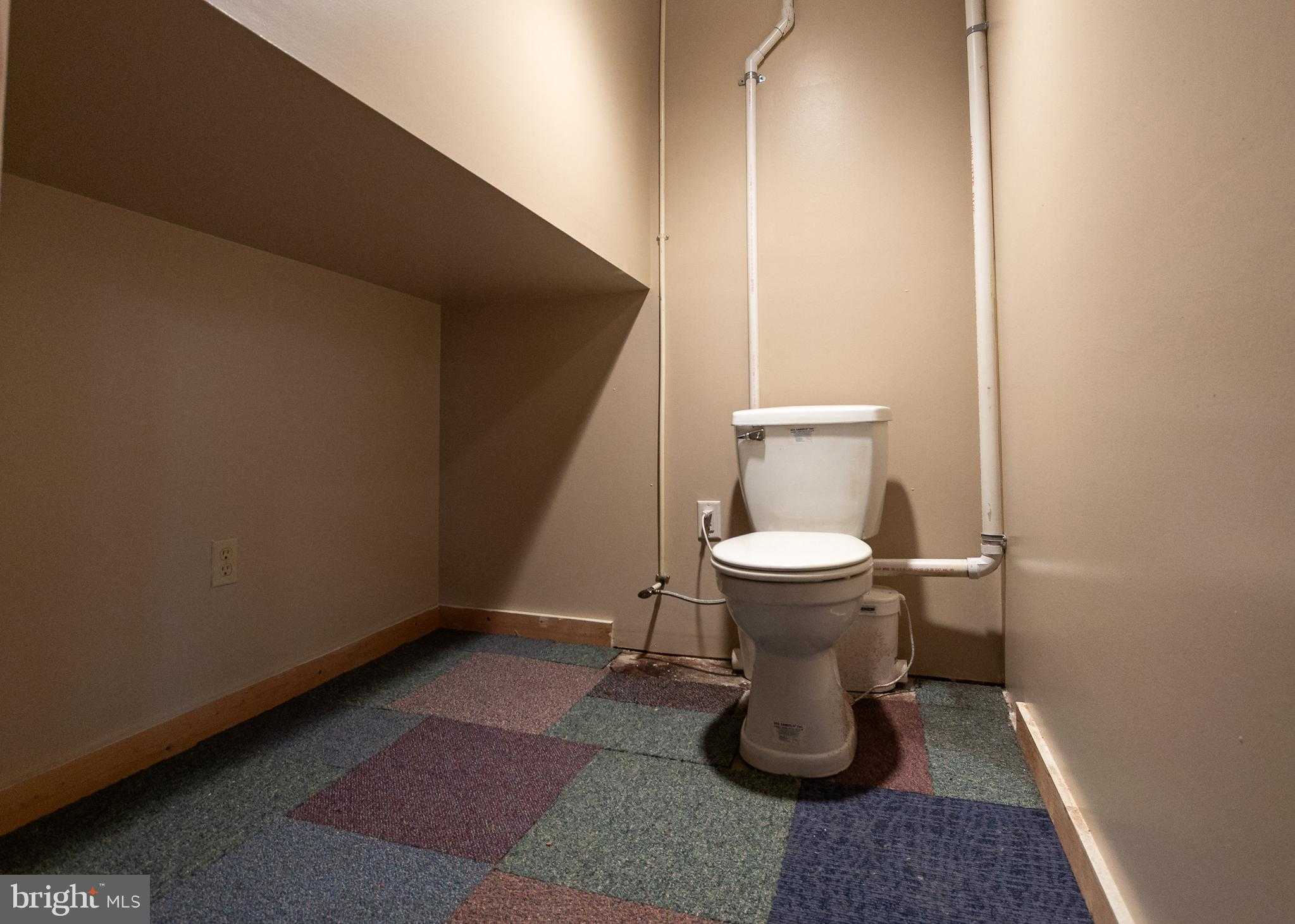 202 Walnut St photo 29