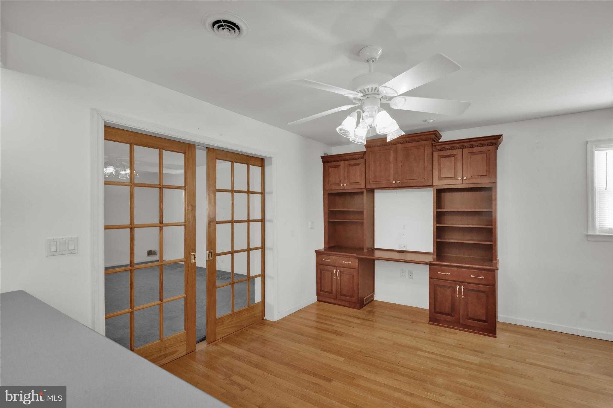 602 N Brobst St photo 16