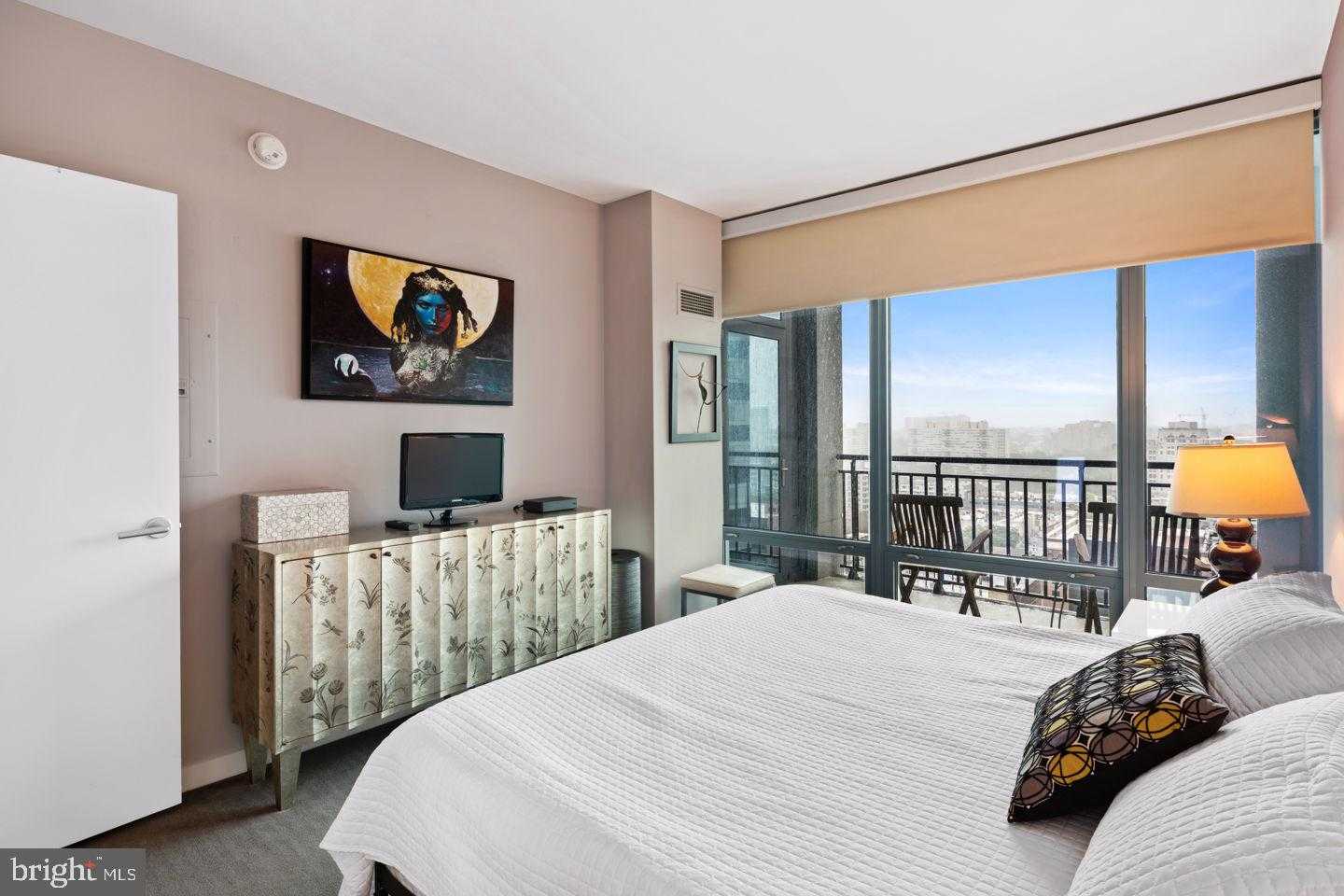 2101 Market St Unit 2608 photo 13