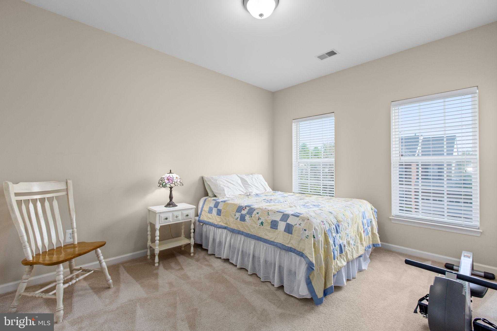 1102 Anderson St photo 37