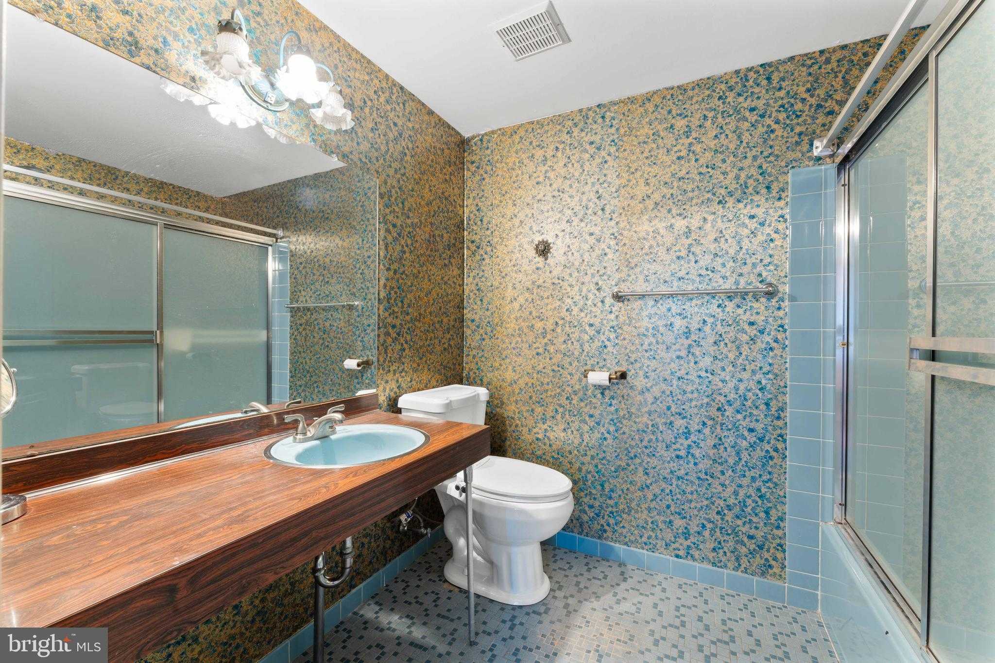 1858 Greymont St photo 33