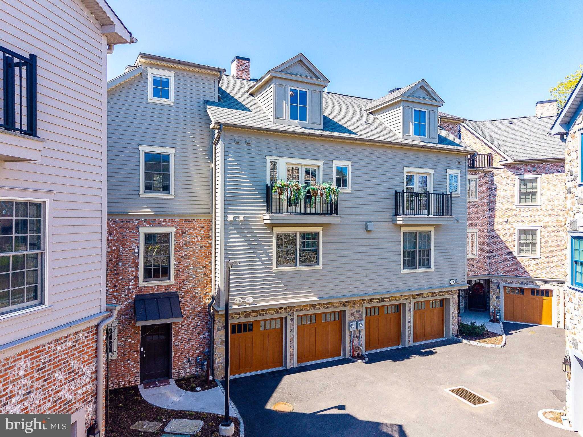 18 W Mechanic St Apt 1 photo 75