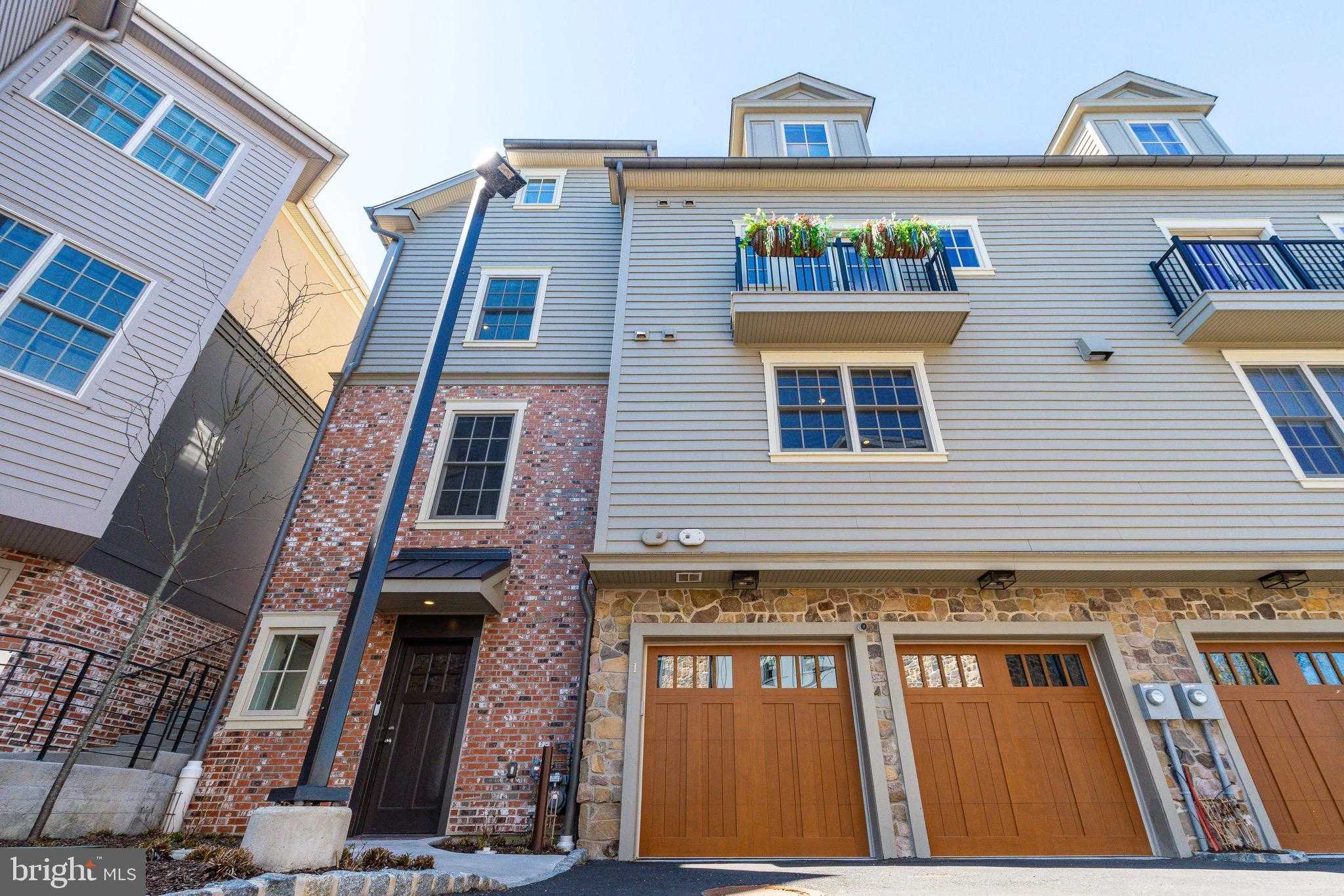 18 W Mechanic St Apt 1 photo 79