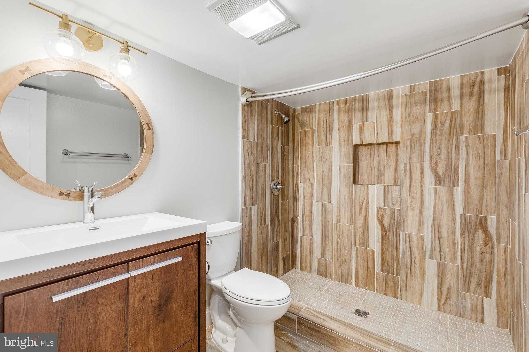 2400 S Arlington Ridge Rd photo 22