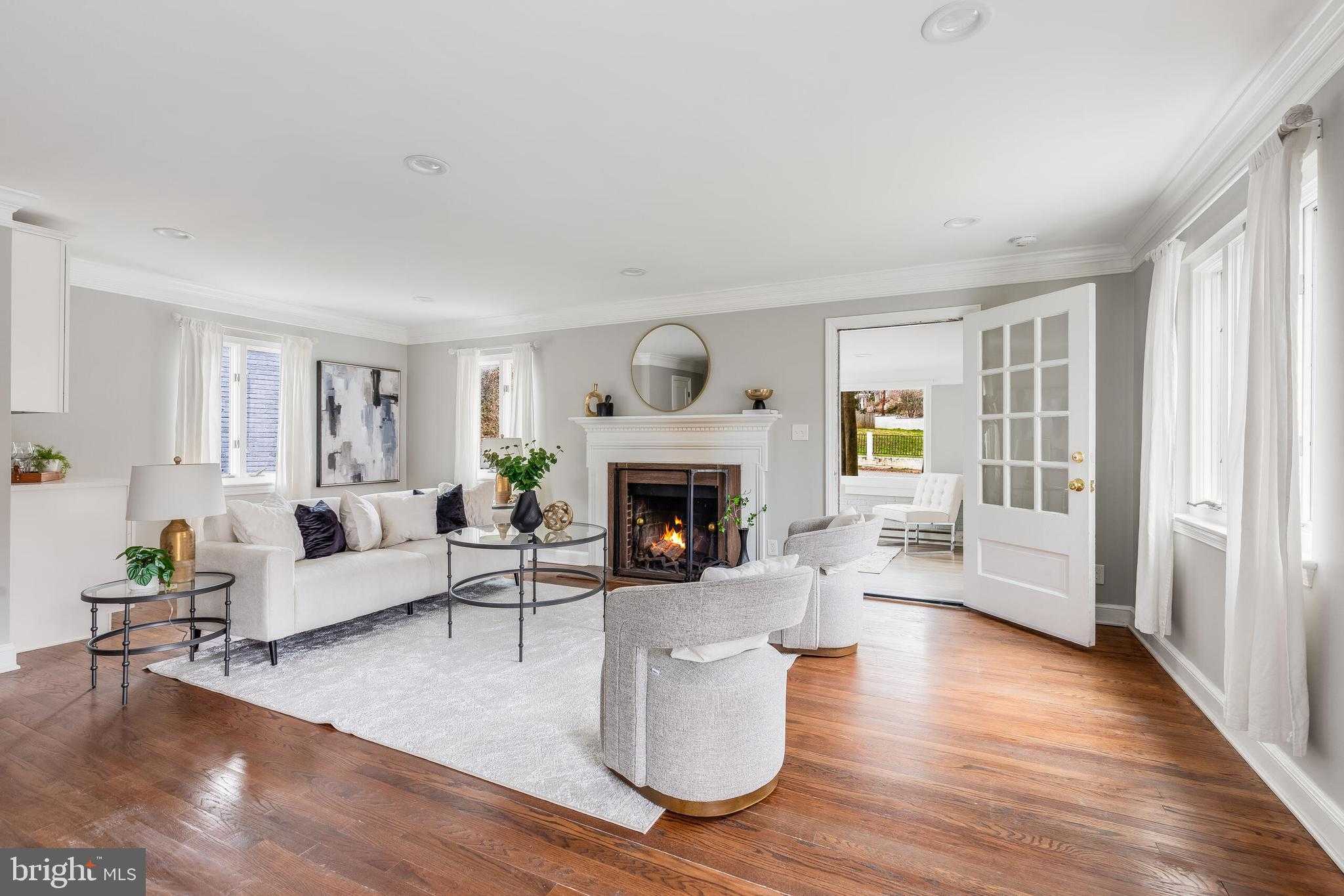 2400 S Arlington Ridge Rd photo 3