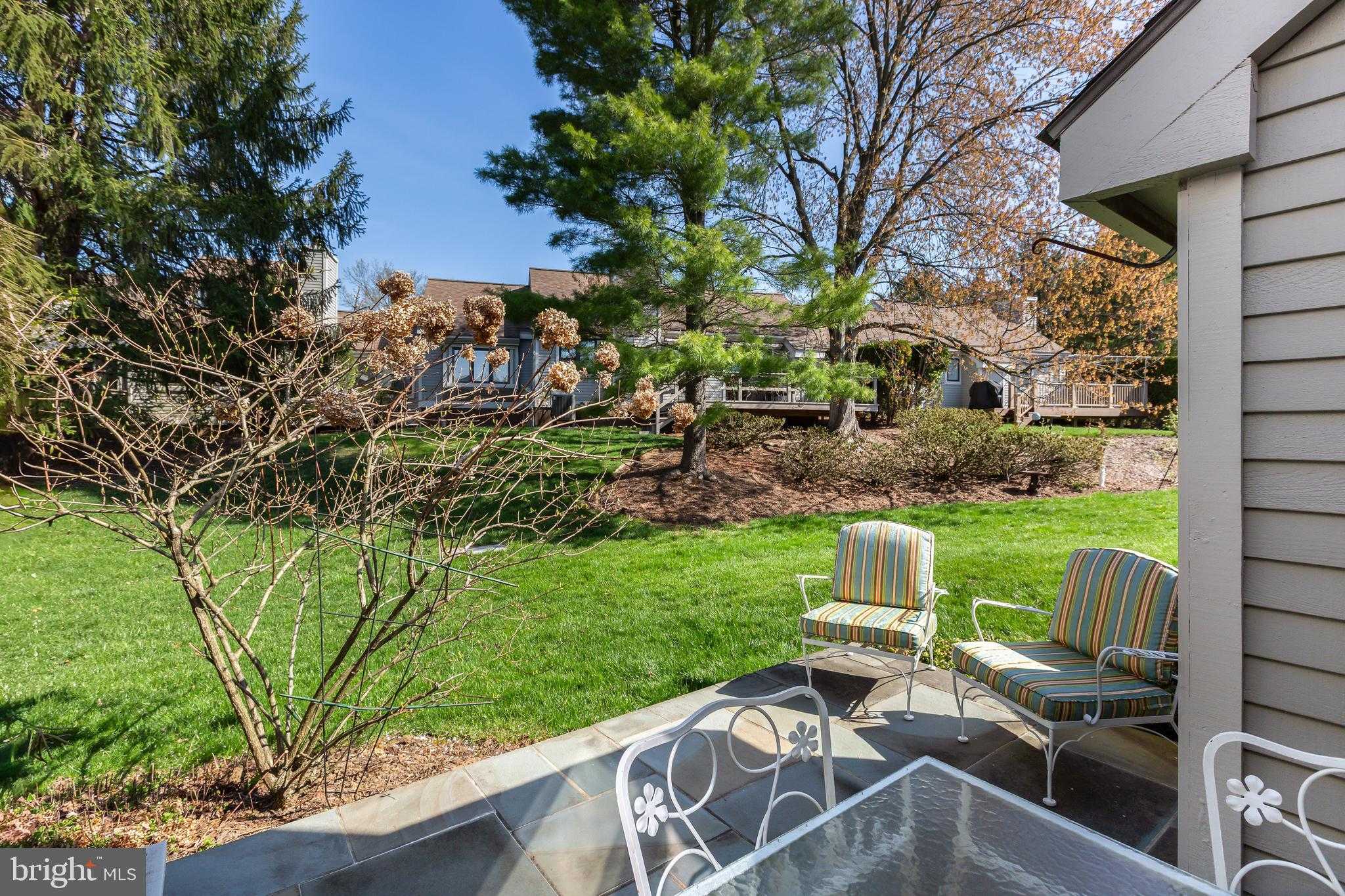 713 Inverness Dr photo 8