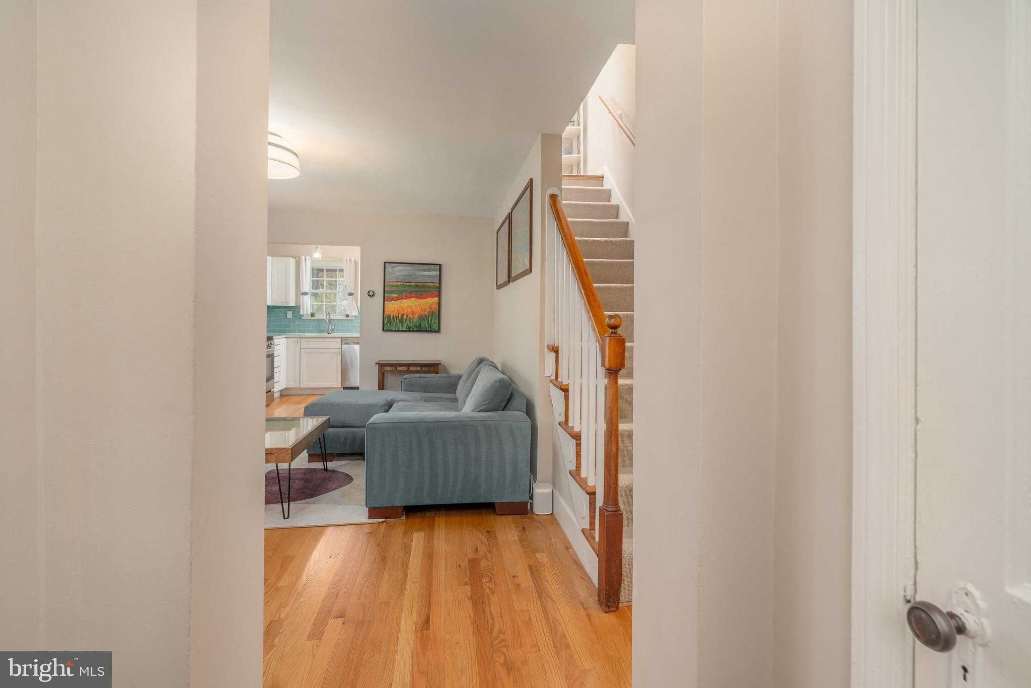 1628 N Colonial Ter photo 2