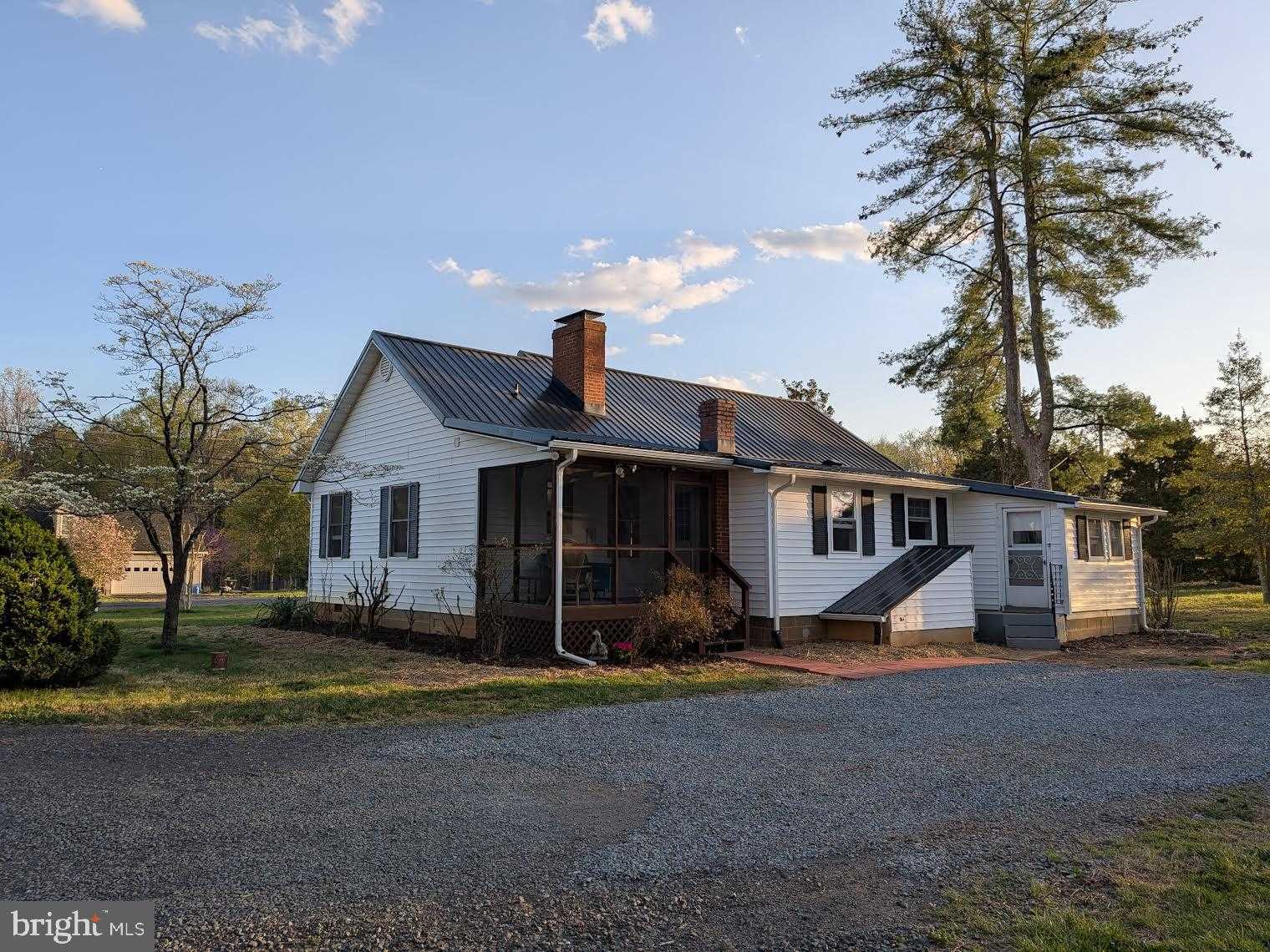 25209 Lafayette Dr photo 3