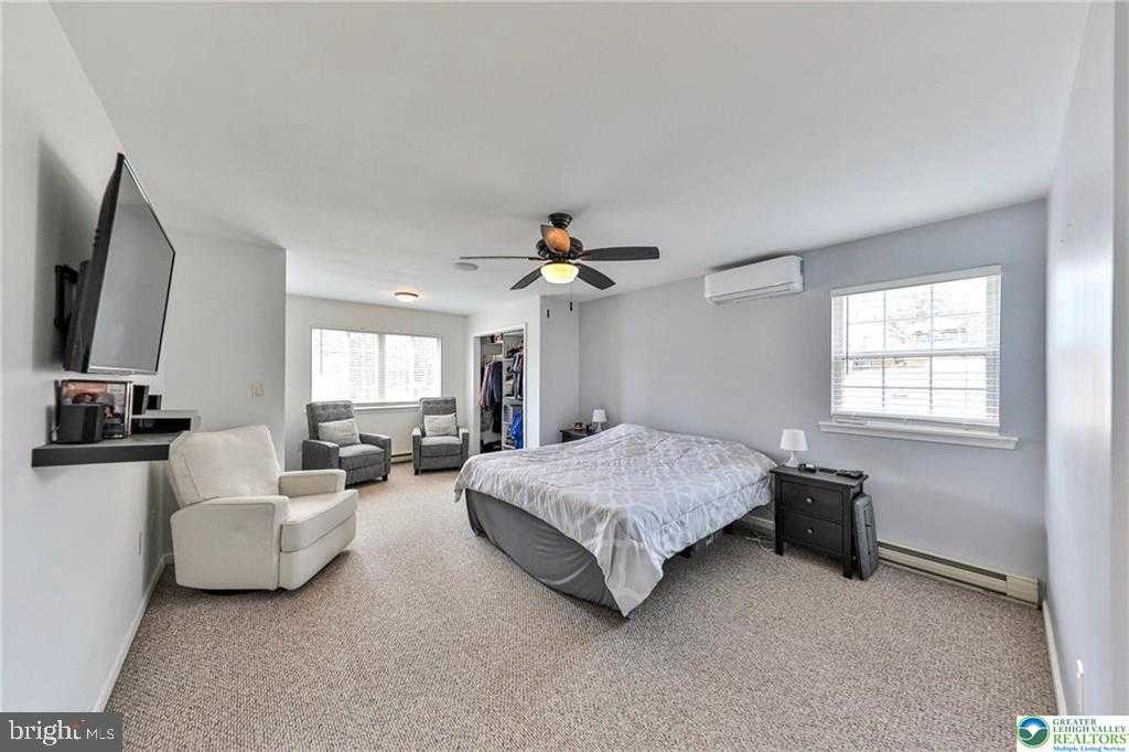 2260 Reo Dr photo 26