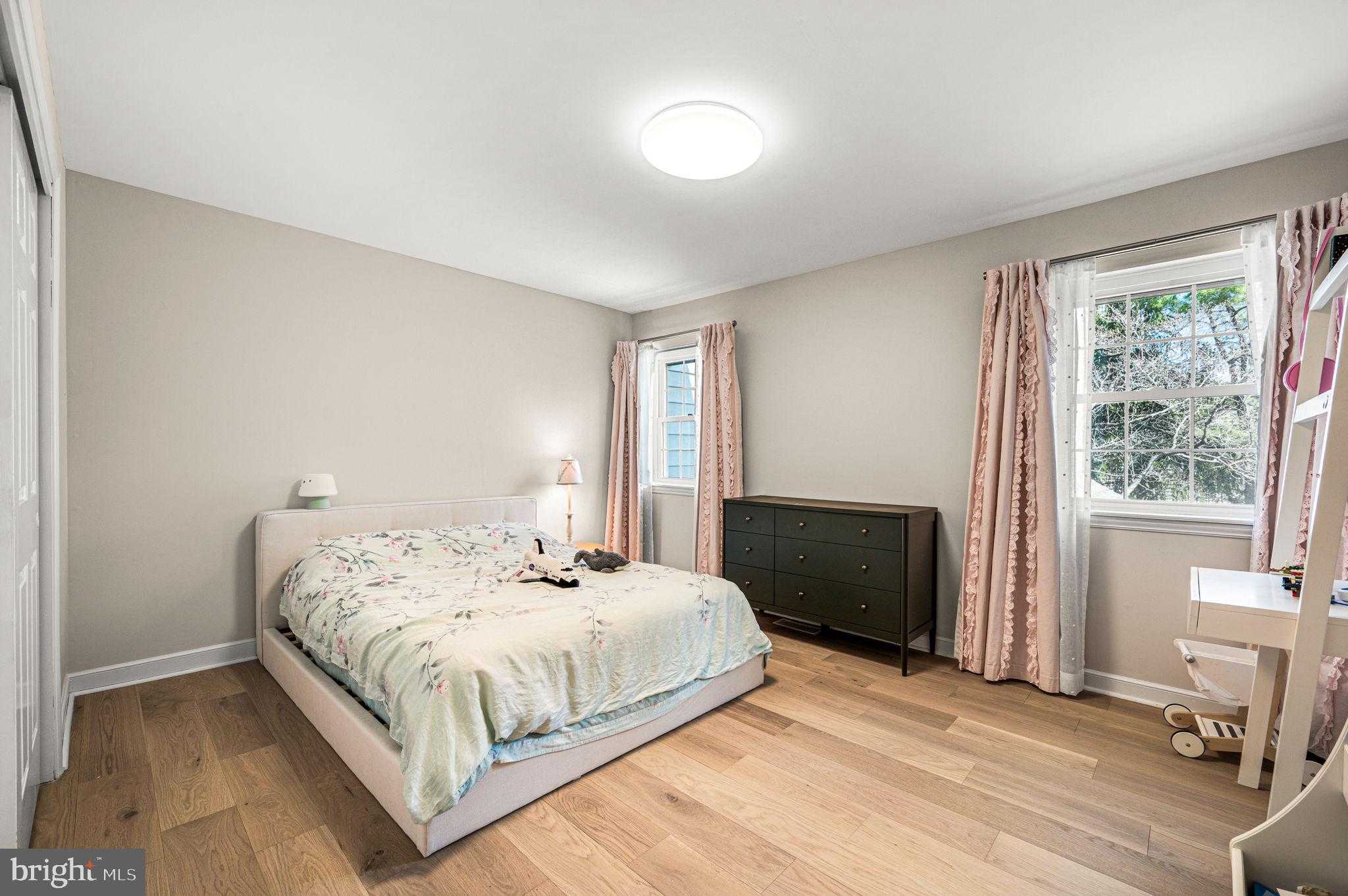 28 Manchester CT photo 17