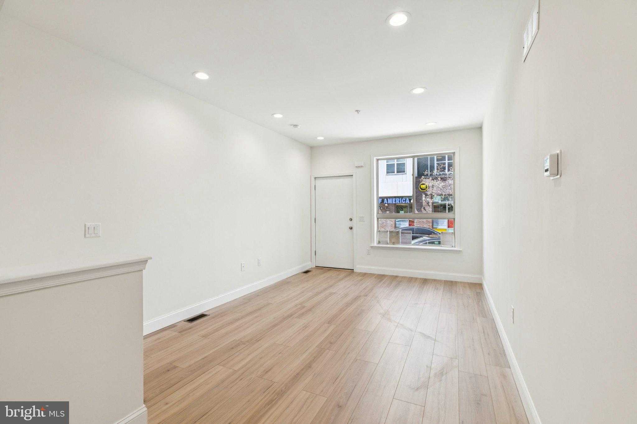 1941 N 9th St photo 42