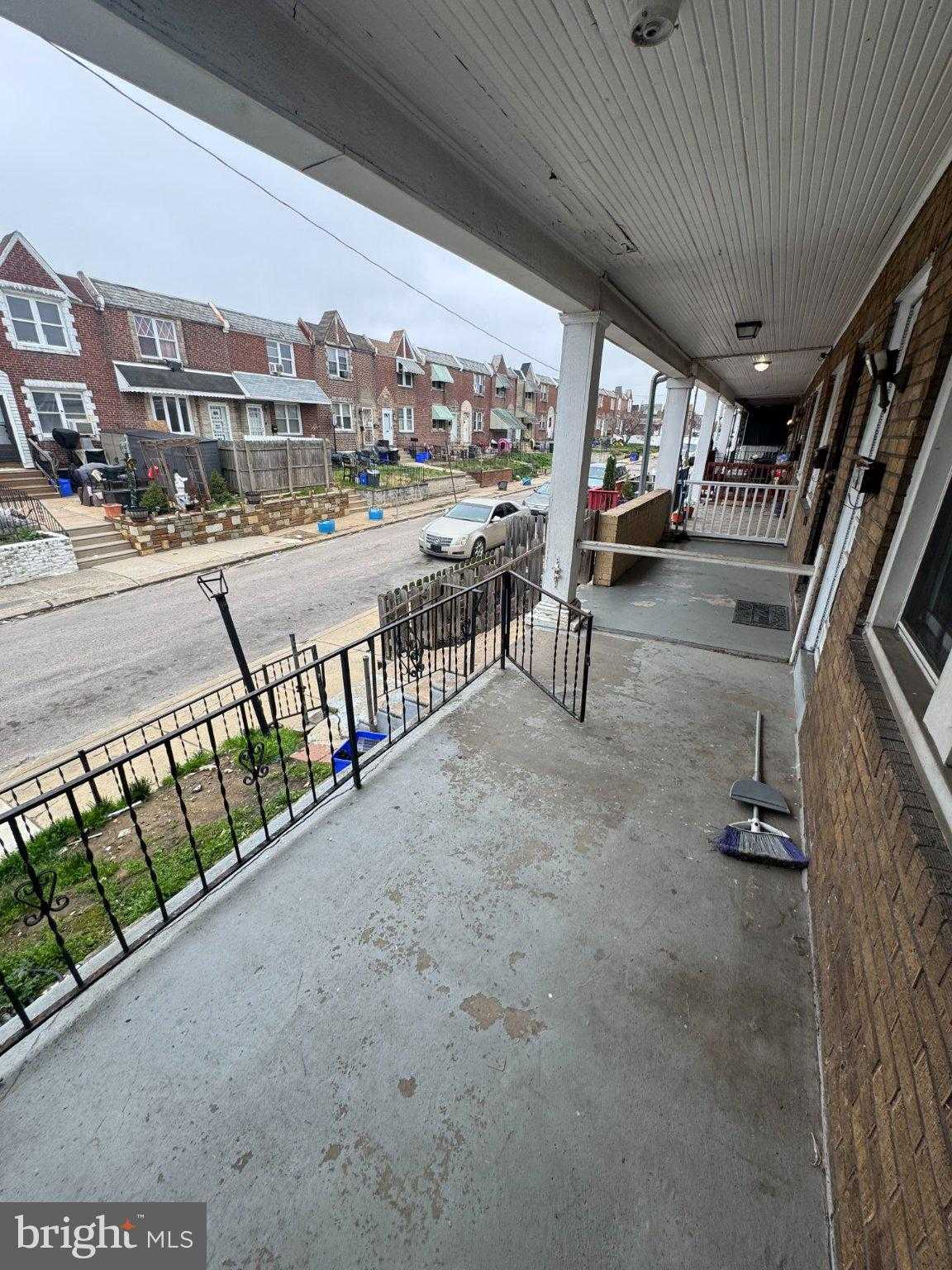 4741 Meridian St photo 3