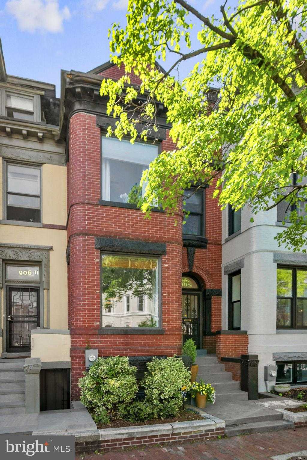 908 Westminster St NW photo 2