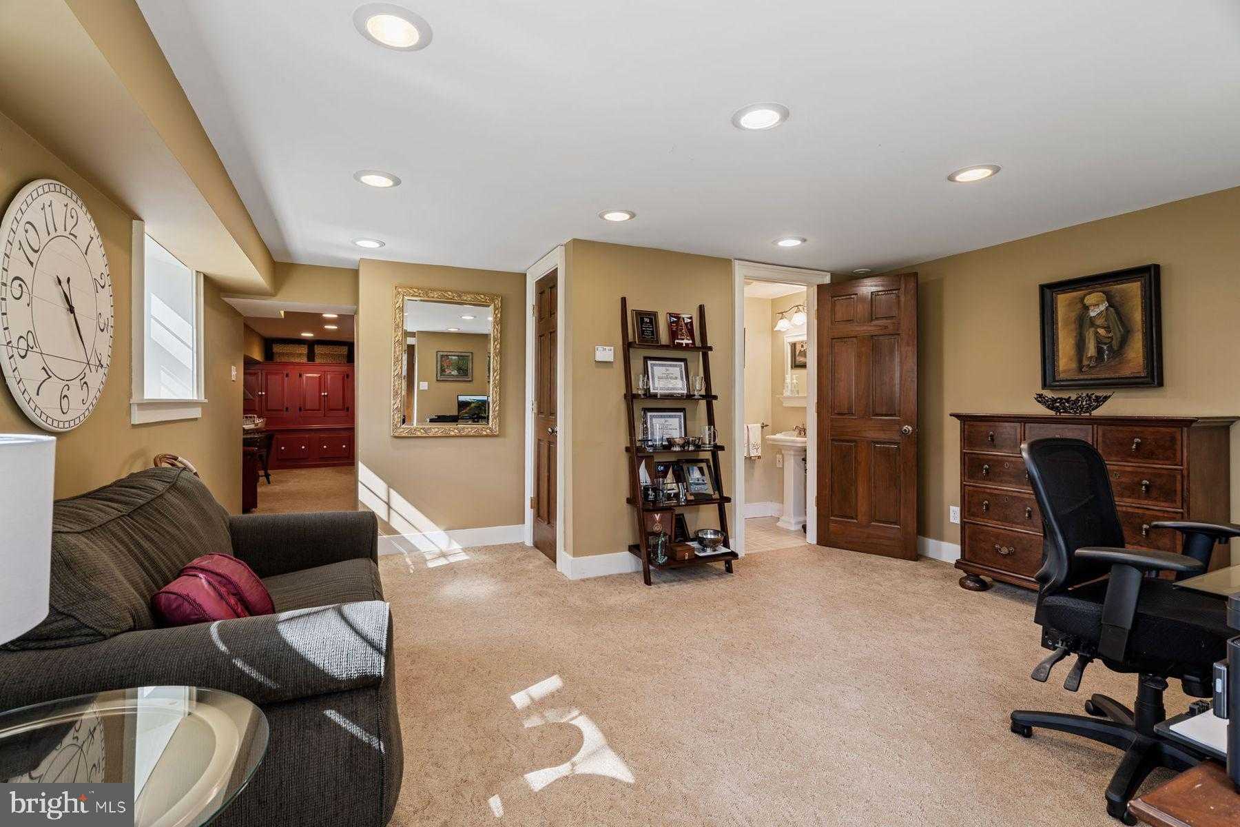 64 Valley Dr photo 32