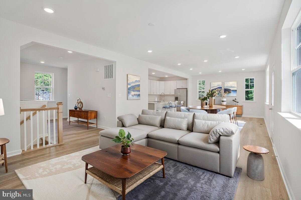 723 Nollmeyer Rd photo 4