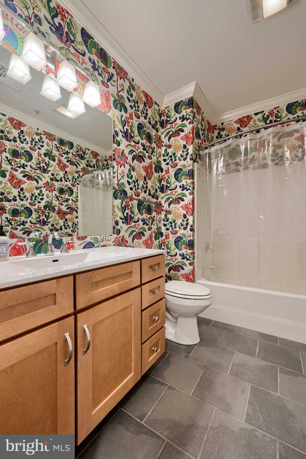 41 W Lemon St Apt 210 photo 26