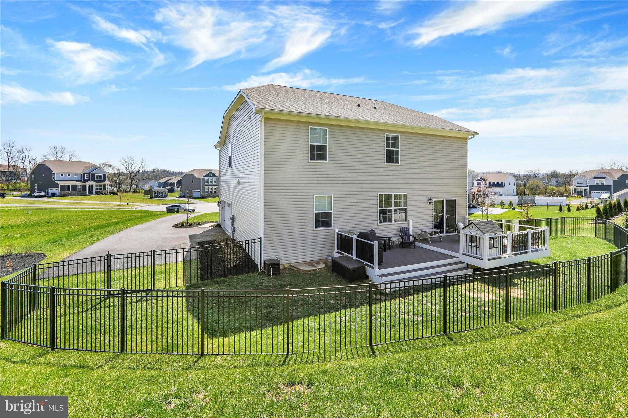 217 Merifield CT photo 33