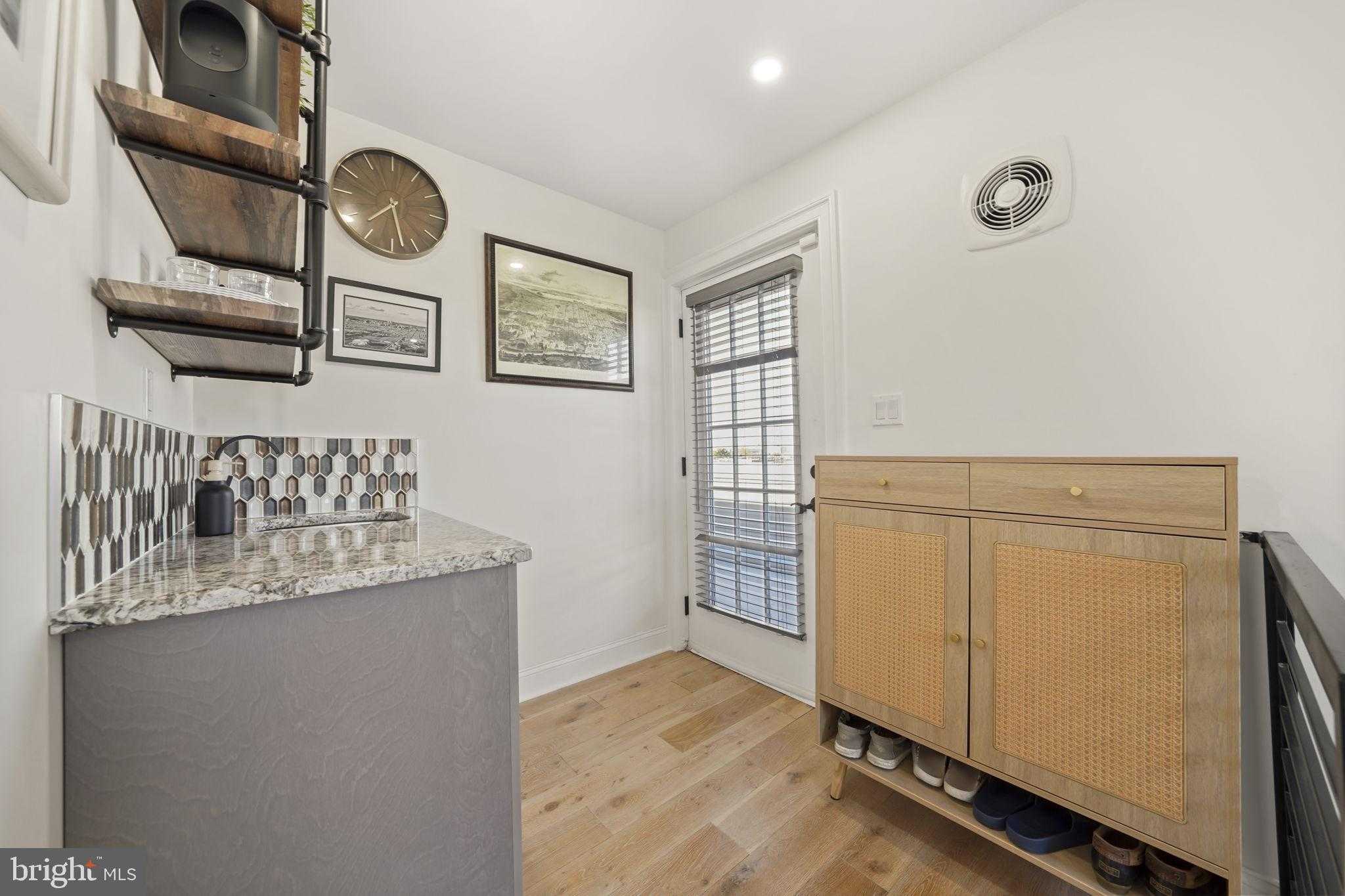 2006 Saint Albans St photo 42