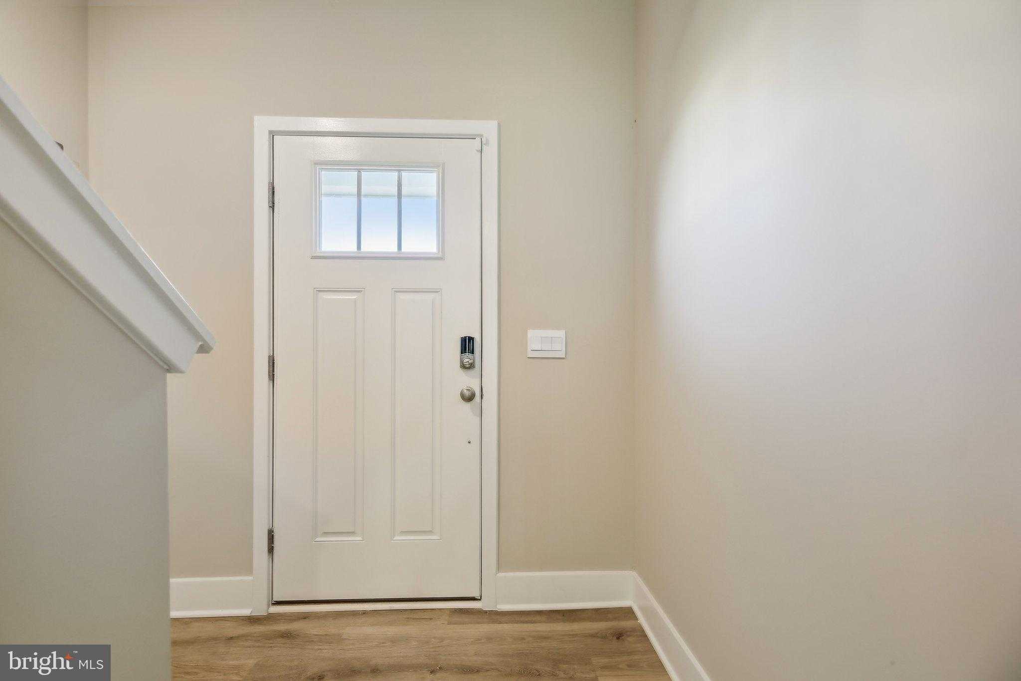 122 Wappinger Ter photo 3