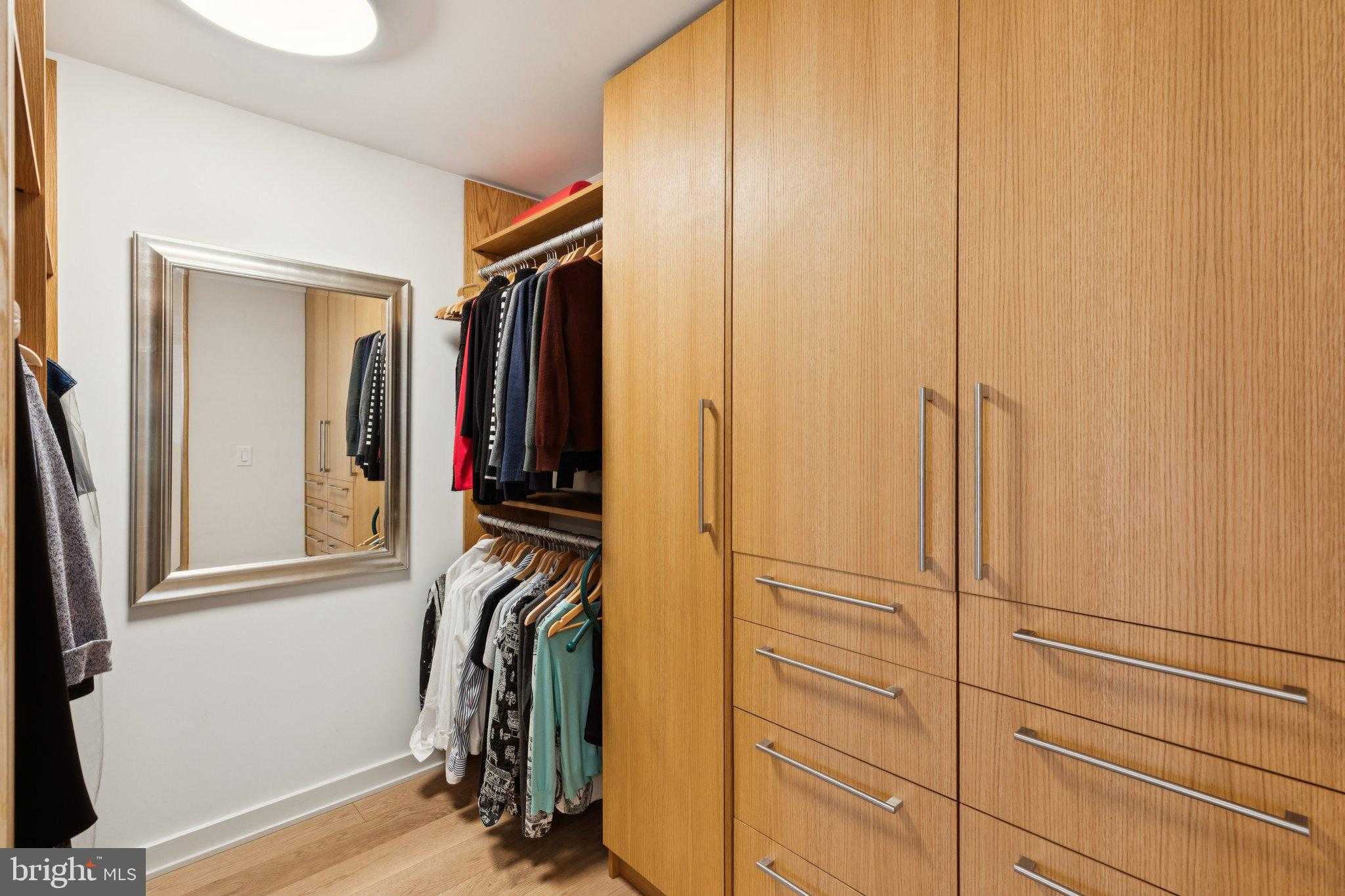 224 W Rittenhouse Sq photo 39