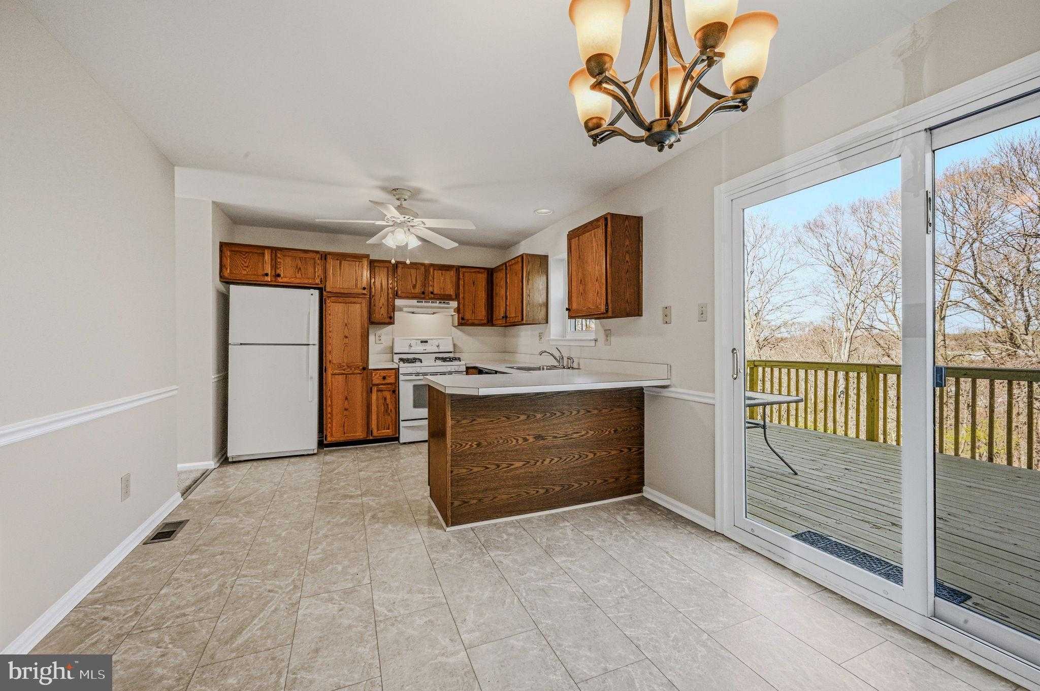 94 Victoria Dr photo 13