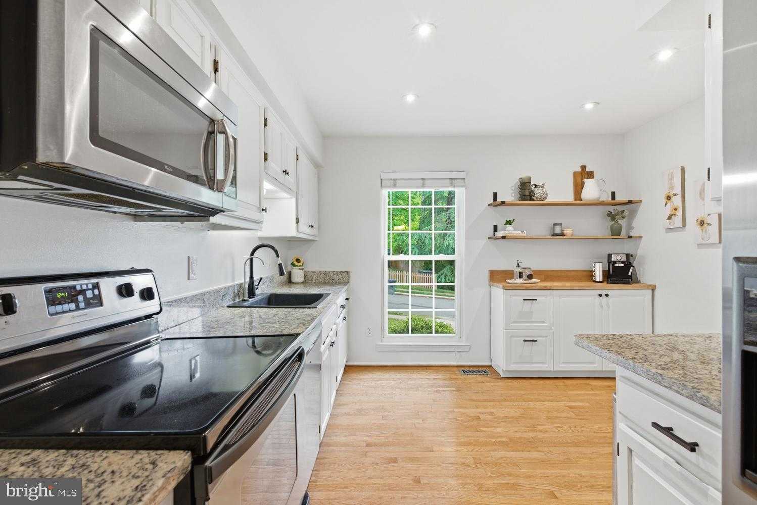 10601 Reeds Landing Cir photo 12